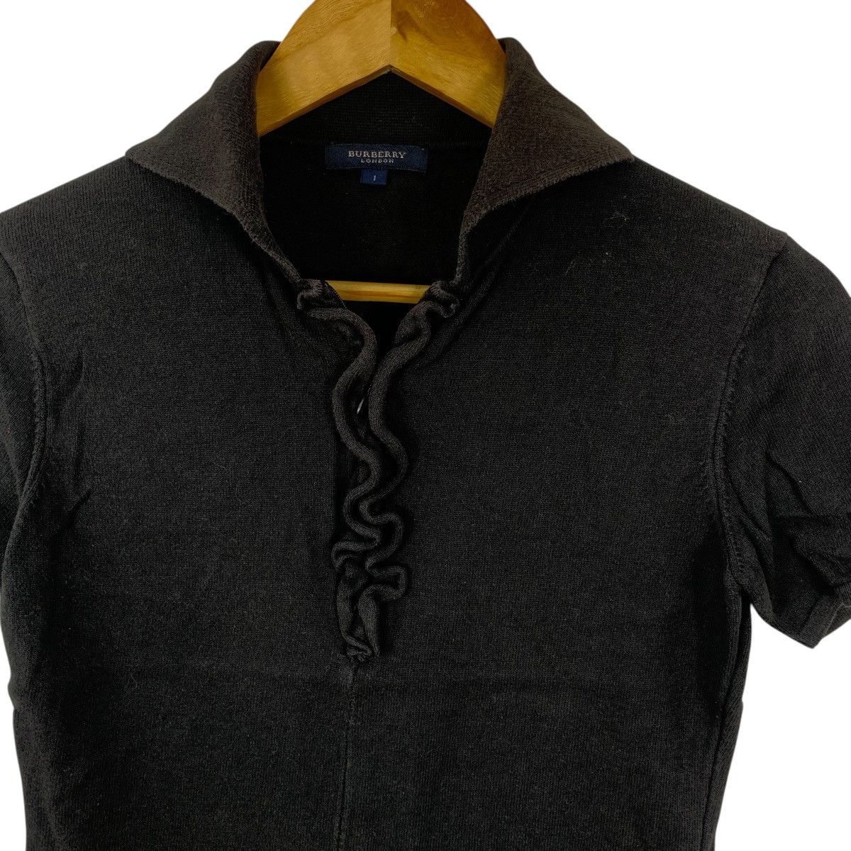 Burberry Vintage BURBERRY LONDON Ruffled Placket Polo Tee Shirt Top Size XS / US 0-2 / IT 36-38 - 5 Thumbnail