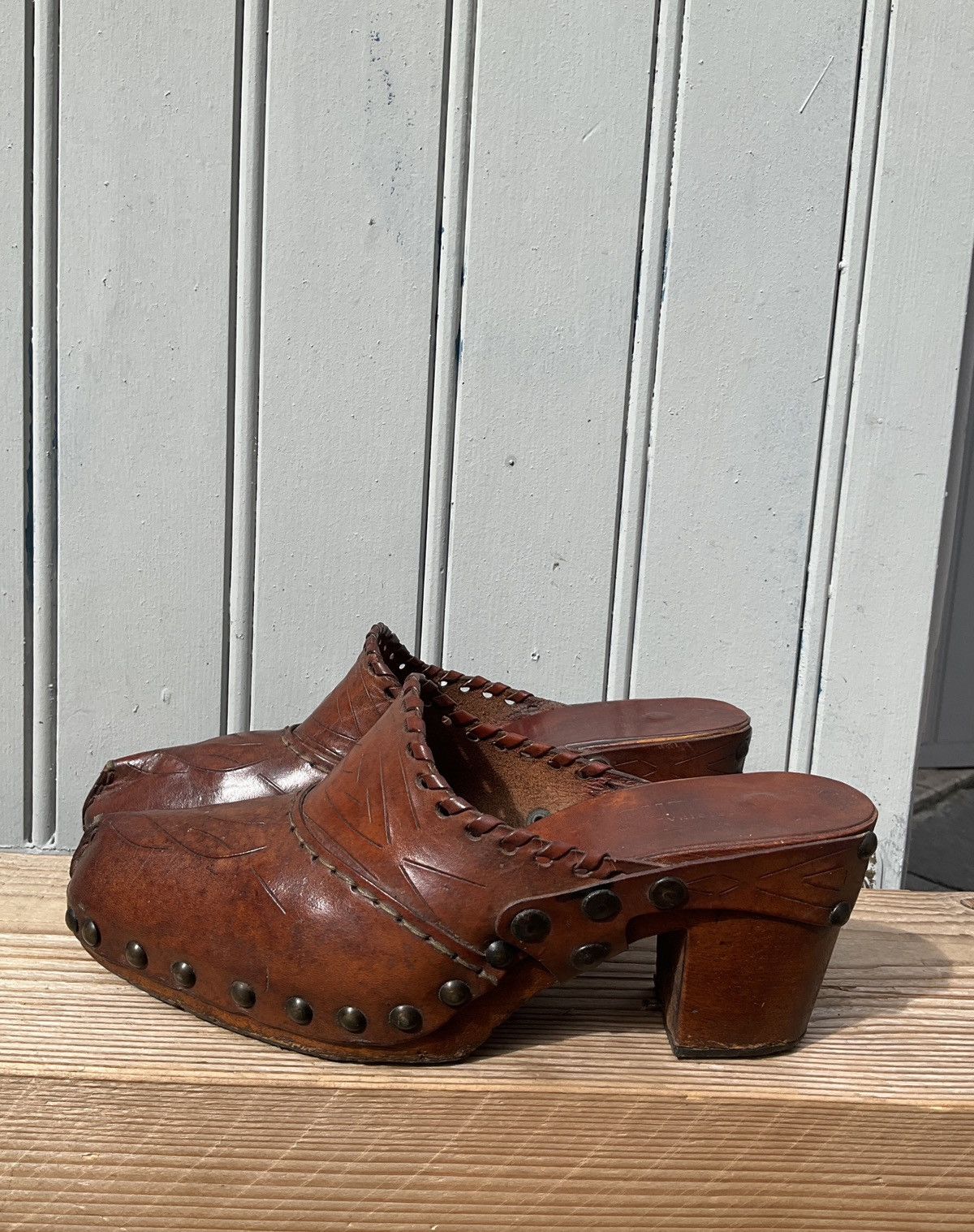 Vintage Vintage 60's clogs in leather and wood Size US 10 / IT 40 - 2 Thumbnail