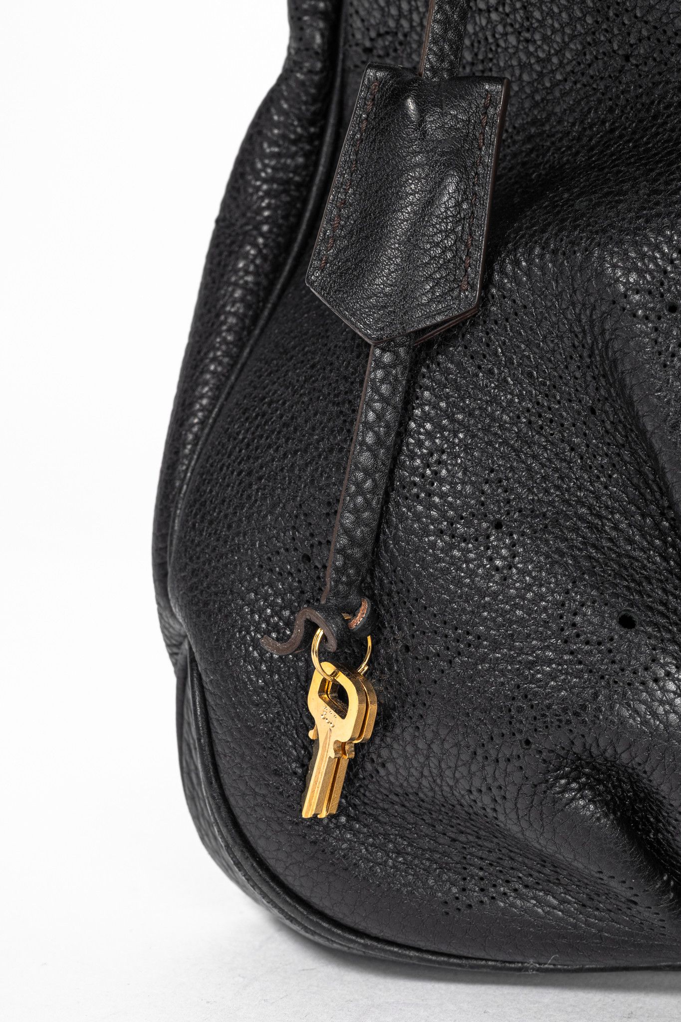 Louis Vuitton Louis Vuitton Selene MM Black Mahina Leather Hobo Size ONE SIZE - 10 Thumbnail