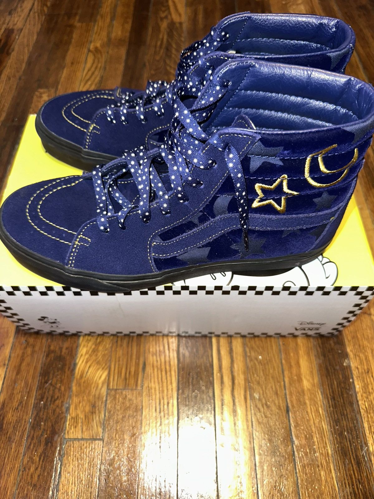 Vans Vans Skate 8 Disney collab Size US 10.5 / EU 43-44 - 2 Thumbnail