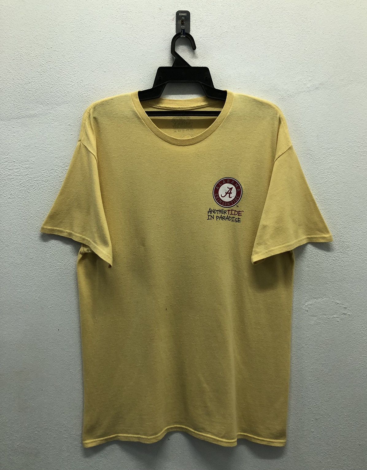 Vintage Vintage Alabama Crimson Tide Another Tide In Paradise TShirt Size US M / EU 48-50 / 2 - 2 Thumbnail