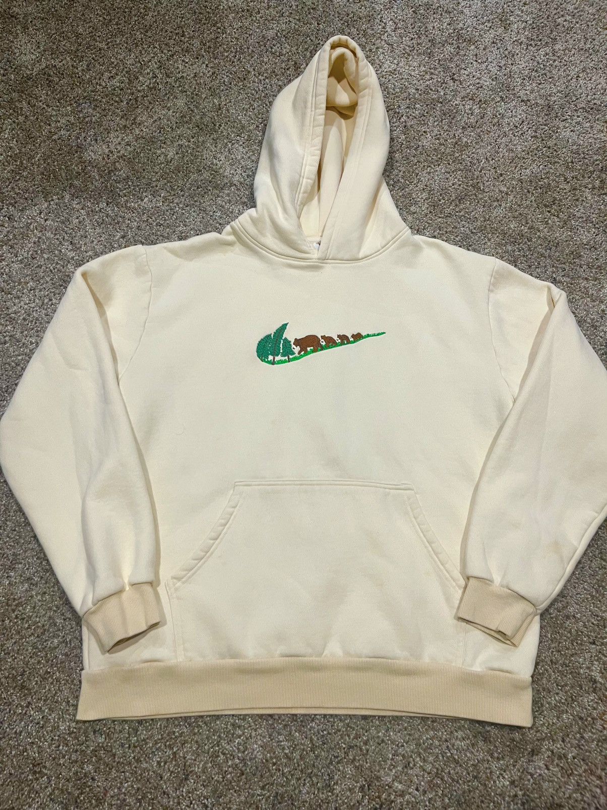 Other Sunsout Custom Nike Embroidered bear hoodie cream Size US M / EU 48-50 / 2 - 1 Thumbnail