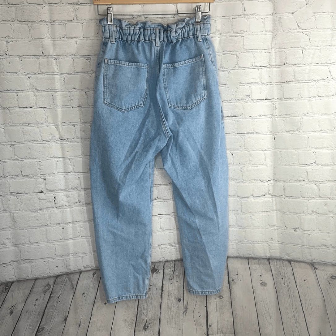 Zara Zara Women's Blue Light Wash Paper Bag Style High Waisted Jeans Size 4 User: Zara Women's Blue Light Wash Paper Bag Style High Waisted Jeans Size 4 Size 27" / US 4 / IT 40 - 4 Thumbnail