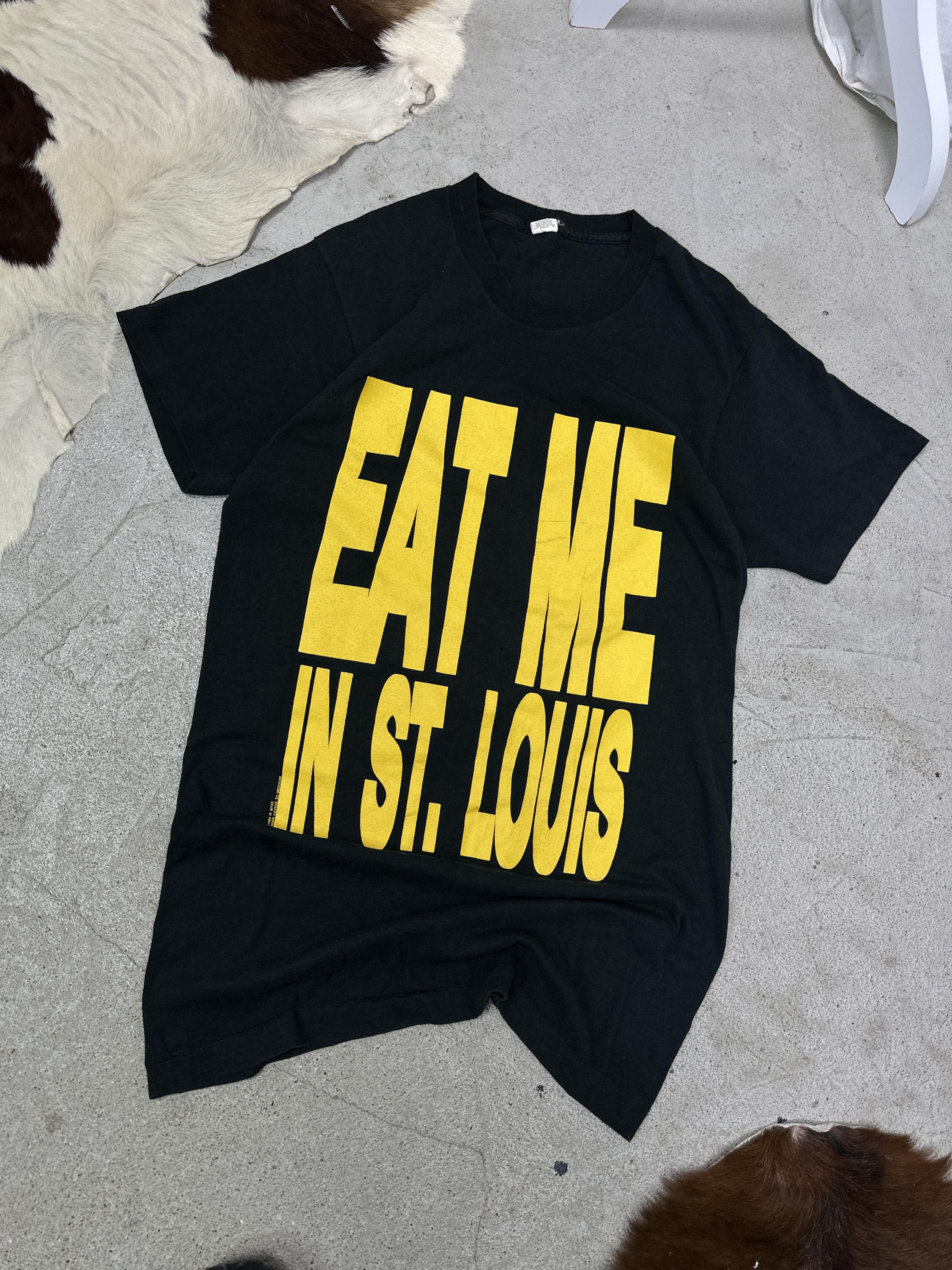 Vintage Vintage EAT ME in St Louis It Bites 90s Band T-shirt Size US L / EU 52-54 / 3 - 2 Thumbnail