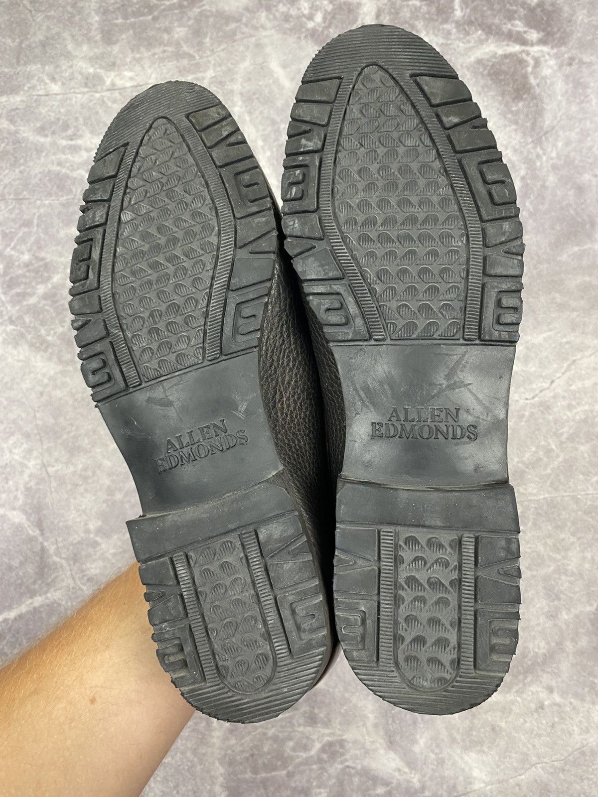 Allen Edmonds Allen Edmonds Nashua Tassel Kiltie Black/Brown Loafers Sz:11 Size US 11 / EU 44 - 11 Thumbnail