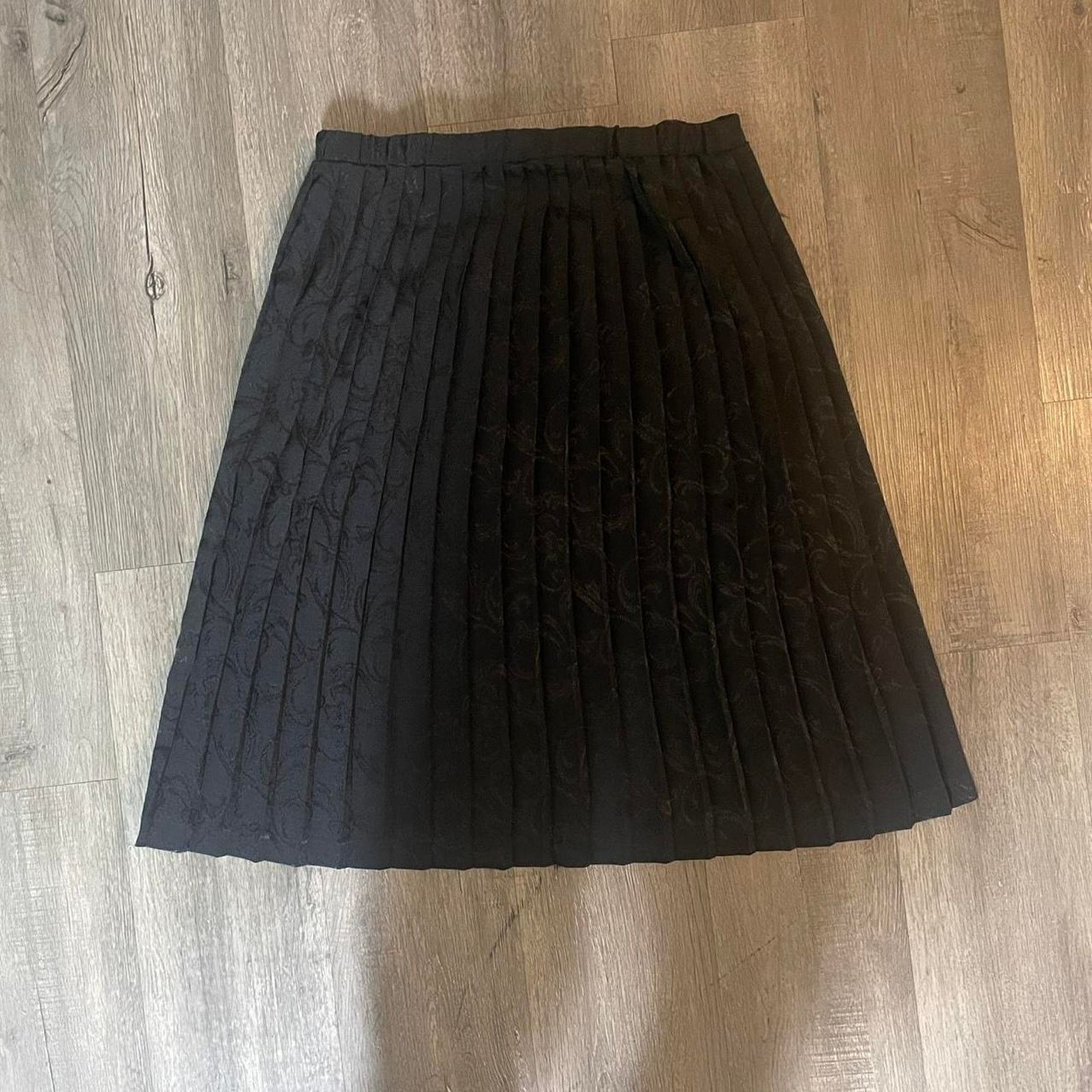 Vintage Vintage black midi pleated skirt Size 30" / US 8 / IT 44 - 1 Thumbnail