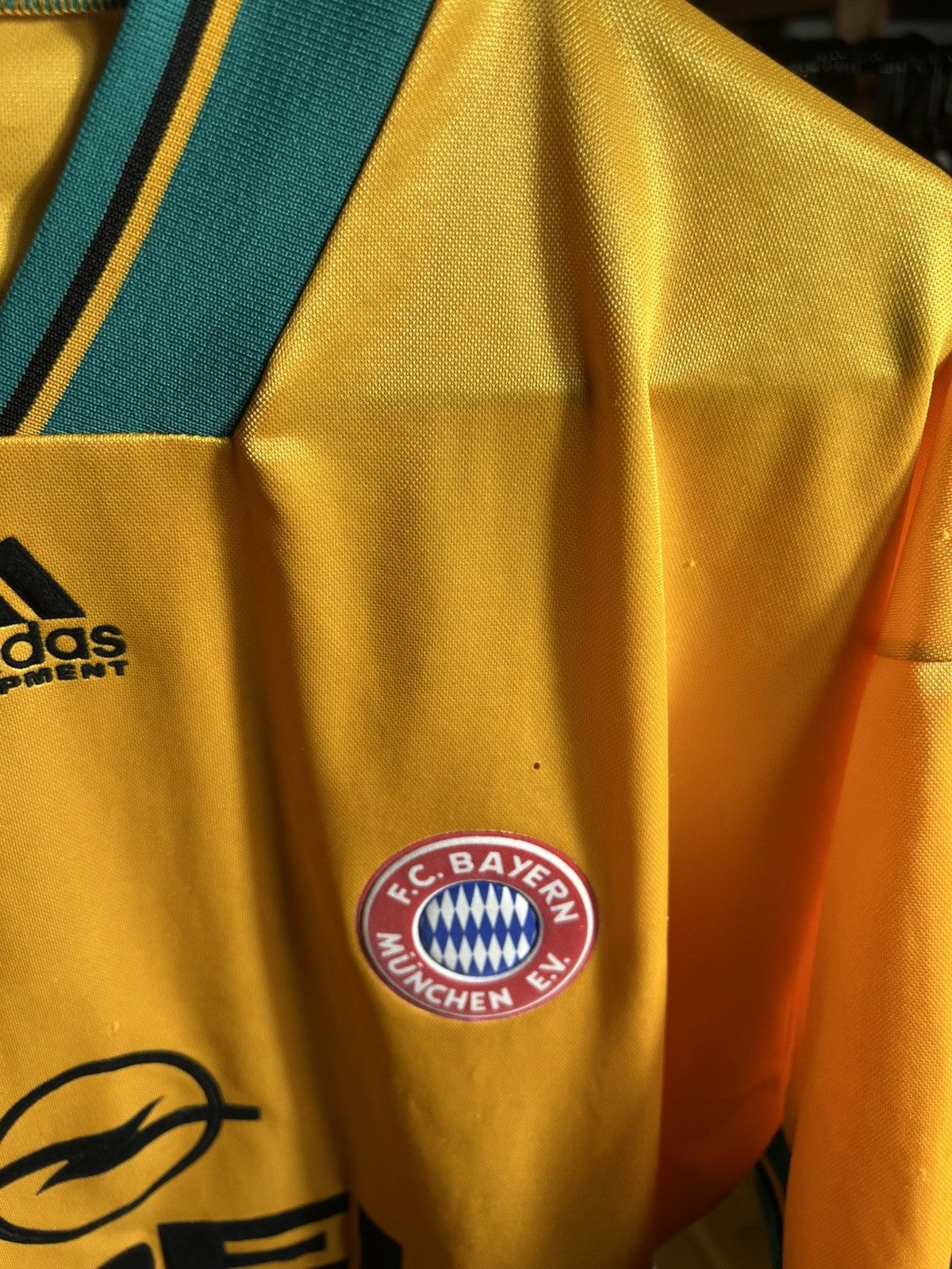 Adidas Fc Bayern Munich 1993/95 away jersey Size US M / EU 48-50 / 2 - 5 Thumbnail