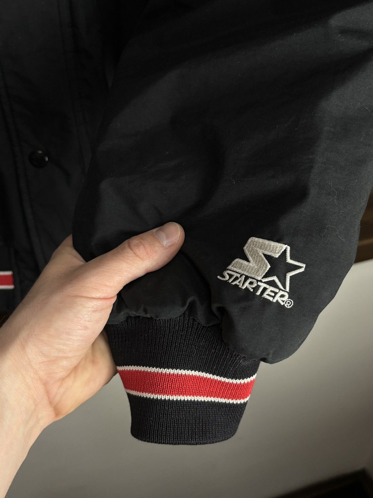 Starter Vintage Starter Chicago Bulls NBA Hooded Bomber Jacket VNTG Size US M / EU 48-50 / 2 - 8 Thumbnail