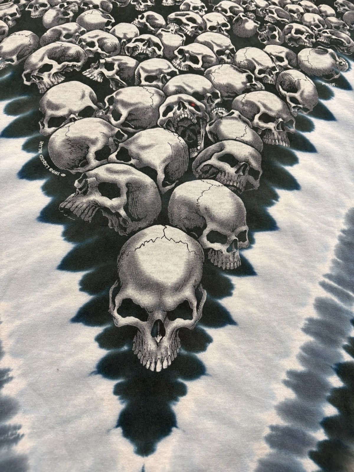 Vintage Vintage 1998 Disney Liquid Blue Skull Tie Dye T Shirt AOP XL Size US XL / EU 56 / 4 - 7 Thumbnail