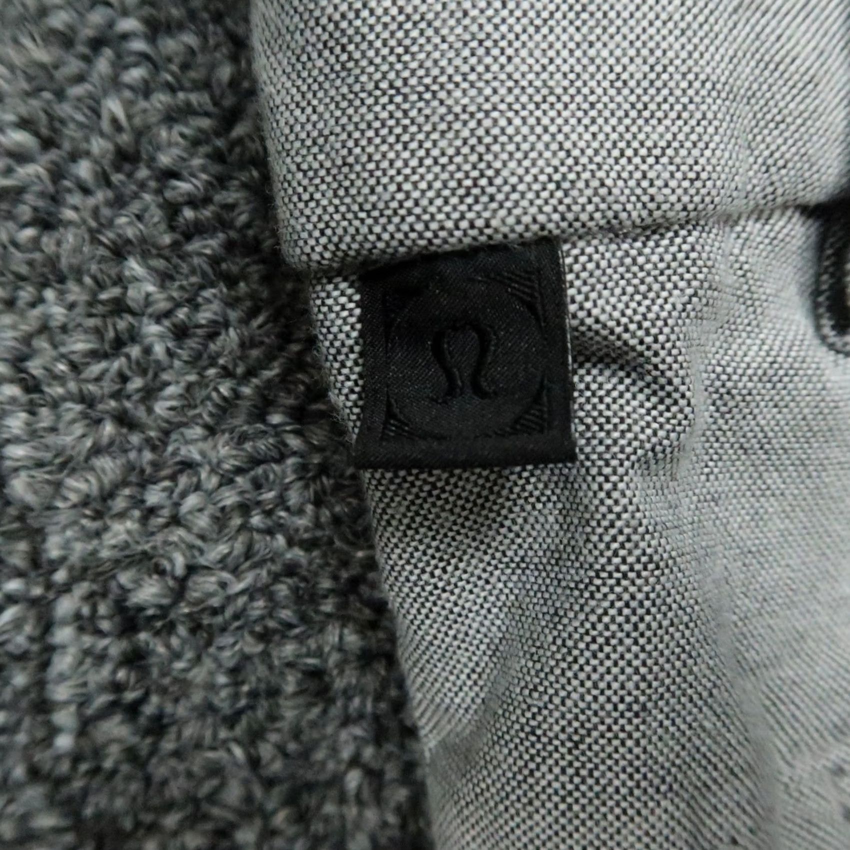 Lululemon Lululemon Shorts Mens 36 Gray Commission Qwick Oxford Chino Zip Pocket Golf Shirt Mens Regular Gray Pocket Chrome 9 in Inseam Clothing Golf Size US 36 / EU 52 - 3 Thumbnail