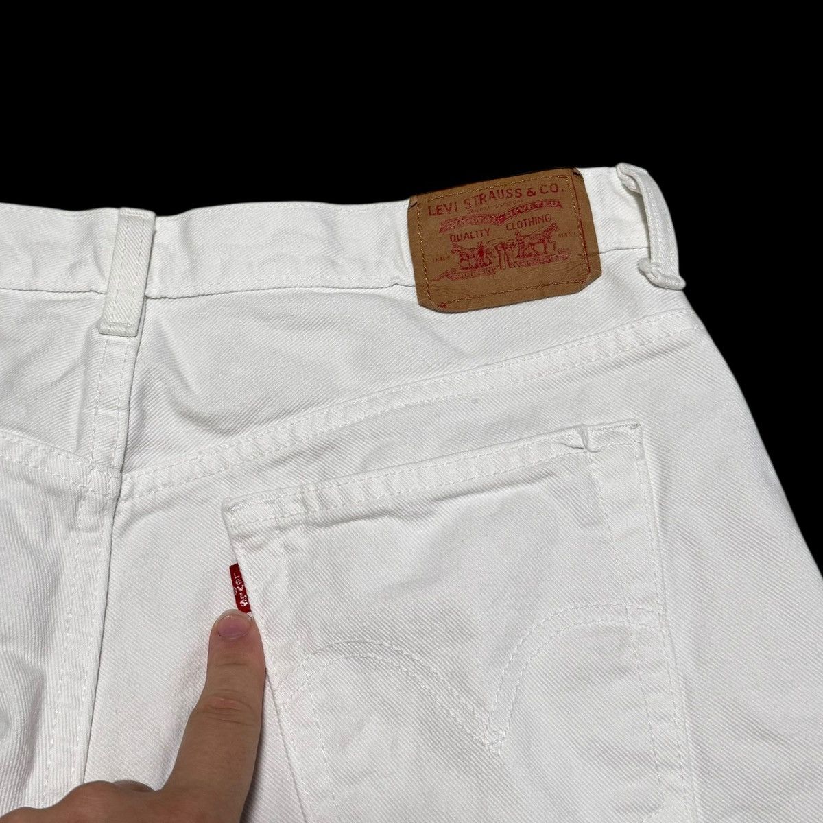 Levi's Levi’s Mexico Made White Denim Shorts Women’s 12 MIS Size 32" / US 10 / IT 46 - 2 Thumbnail