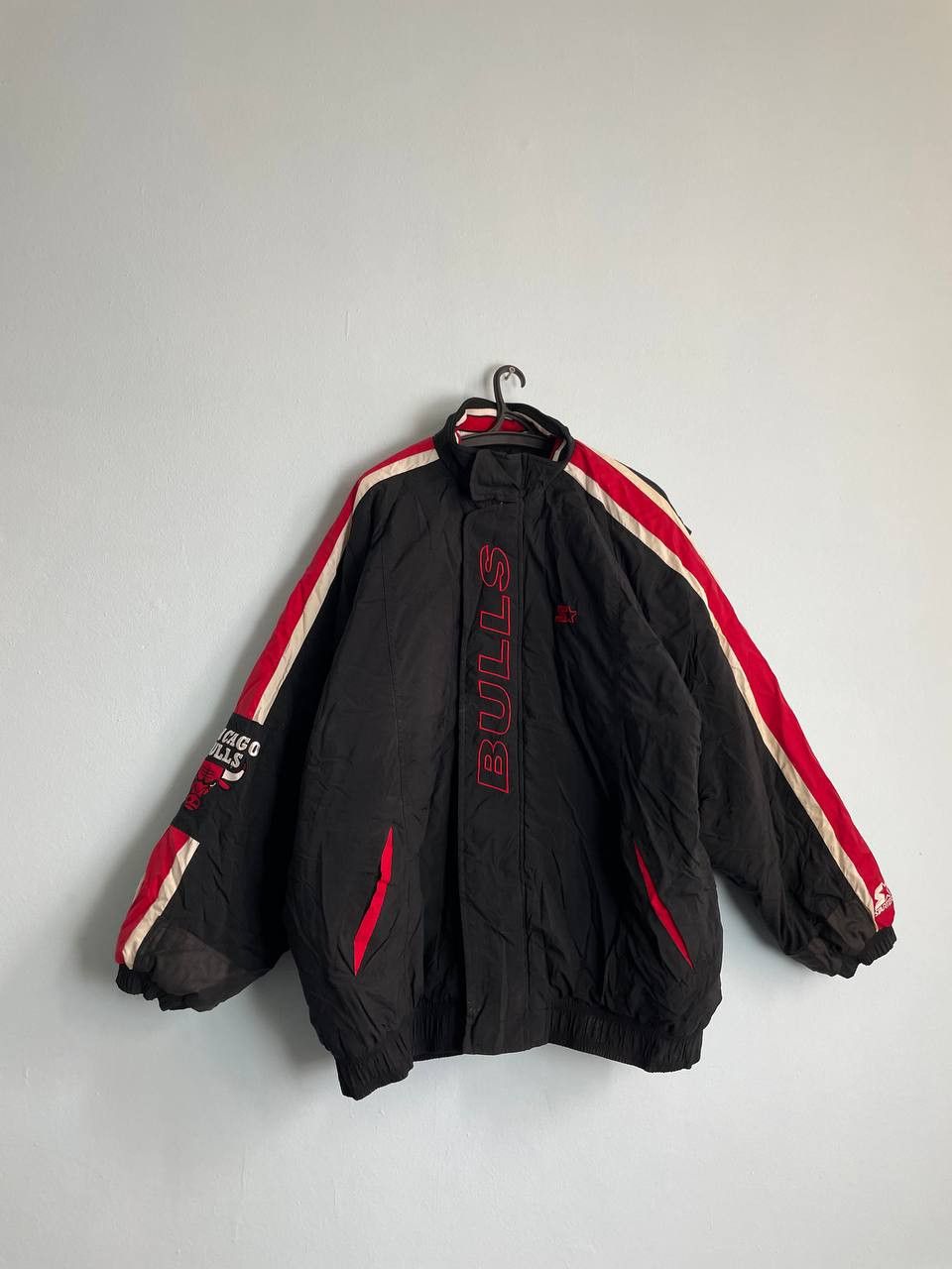 Vintage 1990’s Chicago Bulls Starter Zip Up Puffer NBA