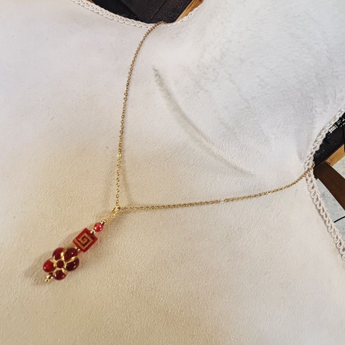 Handmade Handcrafted elegant glass beaded pendant on chain necklace Size ONE SIZE - 2 Thumbnail