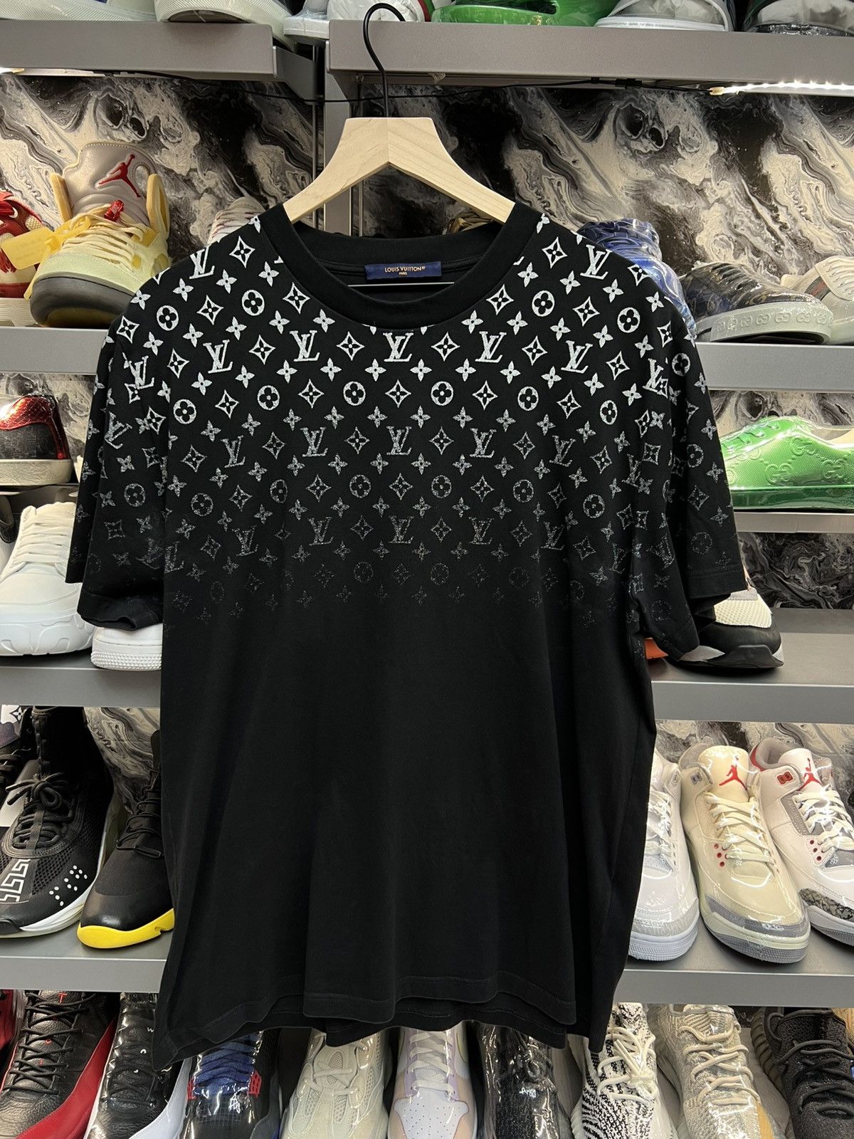 Louis Vuitton Louis Vuitton Gradient Black Tee Size US XL / EU 56 / 4 - 1 Thumbnail