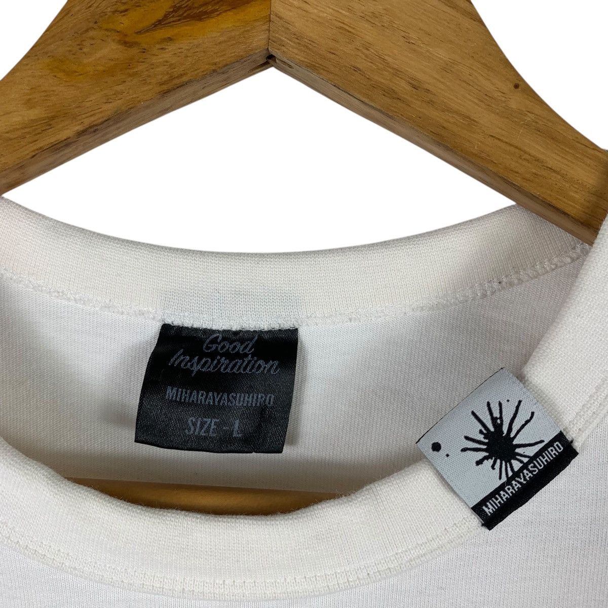 GU × Japanese Brand × Maison MIHARA YASUHIRO MIHARAYASUHIRO x GU Good Inspiration Japanese Brand T-Shirt Size US L / EU 52-54 / 3 - 6 Thumbnail