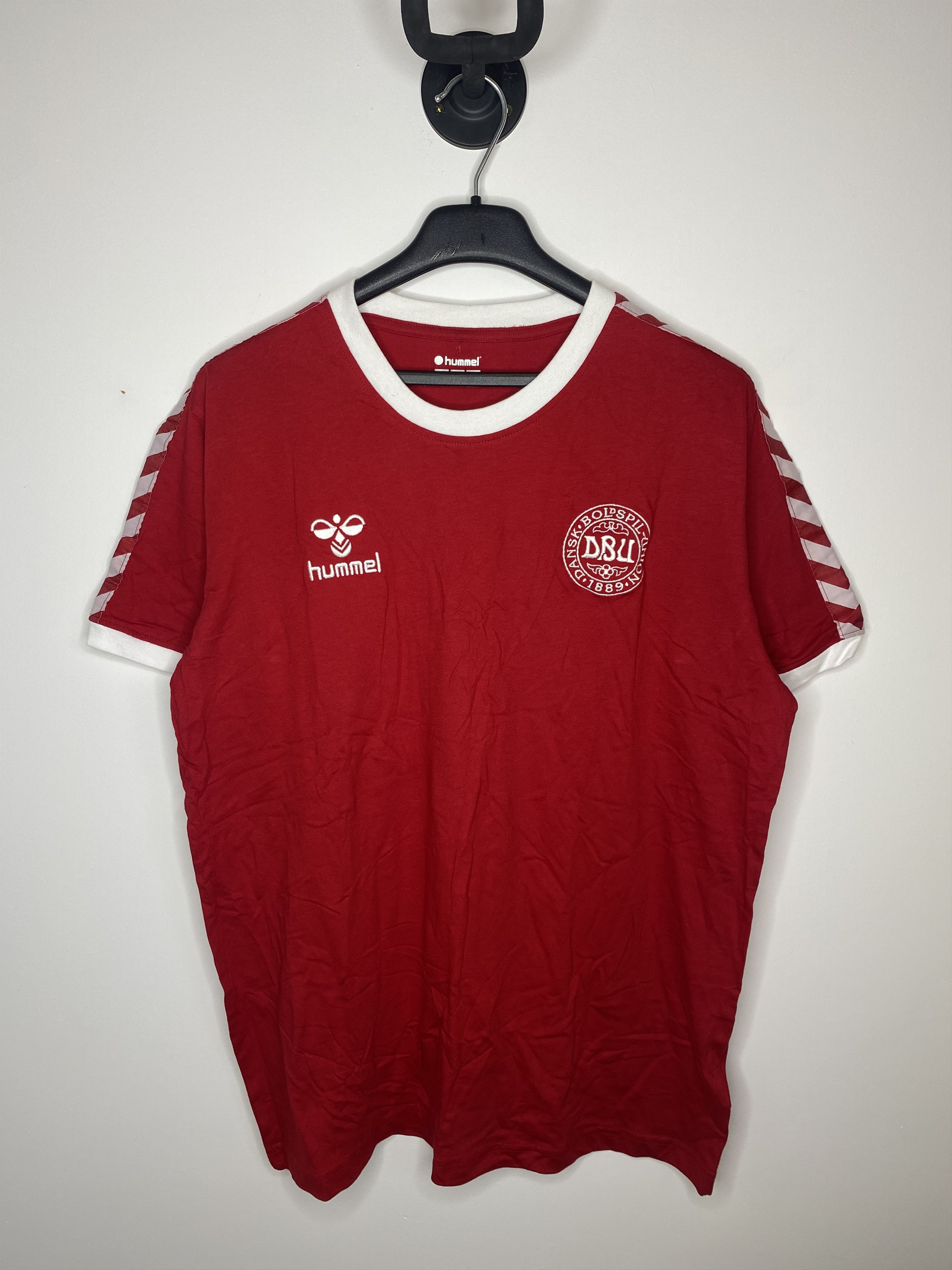 Hummel DENMARK TEAM 2018 2019 COTTON FOOTBALL SHIRT SOCCER JERSEY Size US XL / EU 56 / 4 - 1 Thumbnail