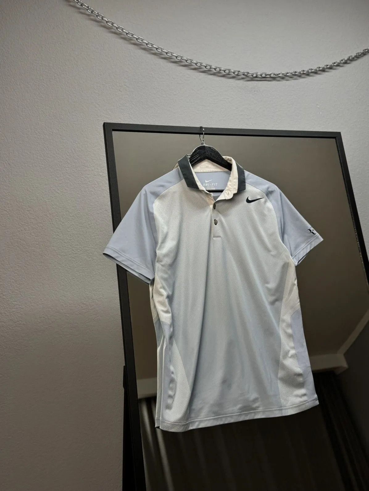 Nike TENNIS COURT 2013 ROGER FEDERER GSTAAD NIKE RF JERSEY Size US L / EU 52-54 / 3 - 2 Thumbnail