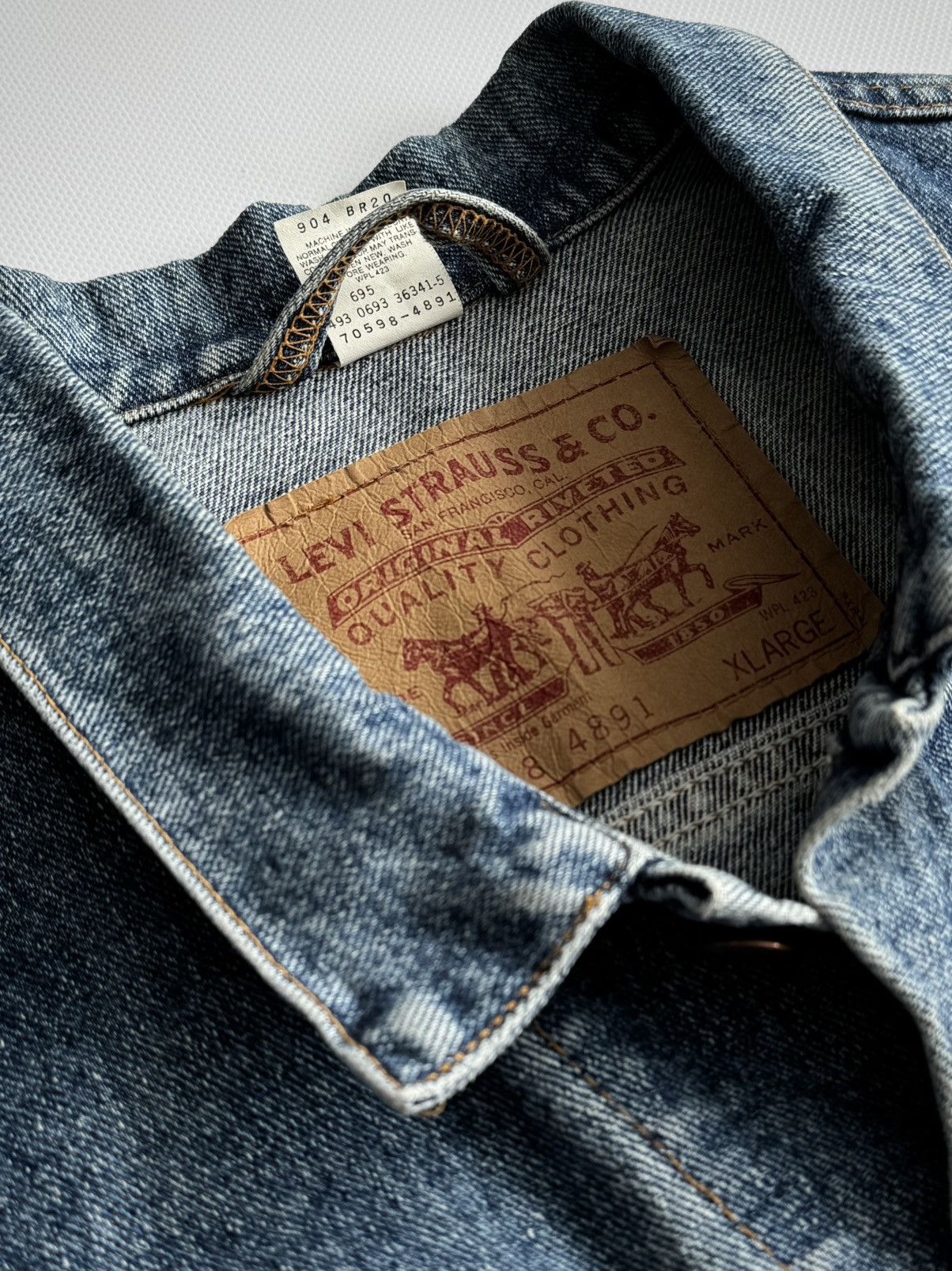 Levi's Vintage 1990s Levi's 70598 Navy Trucker Jacket Size US XL / EU 56 / 4 - 4 Thumbnail