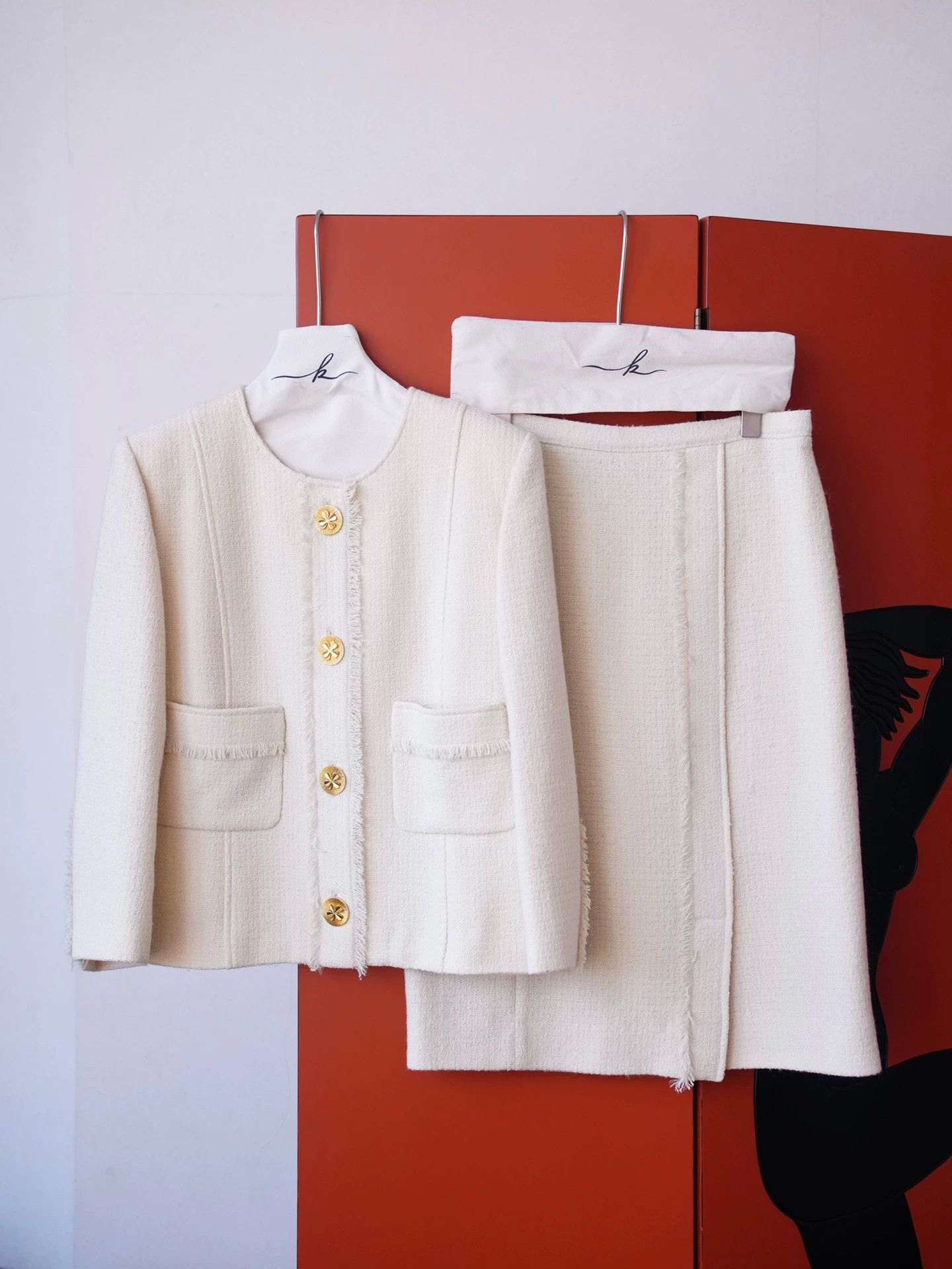 Chanel Chanel 1986 Runway Clover Gold Button Wool Tweed Suit Skirt Set Fr40 Size M / US 6-8 / IT 42-44 - 5 Thumbnail