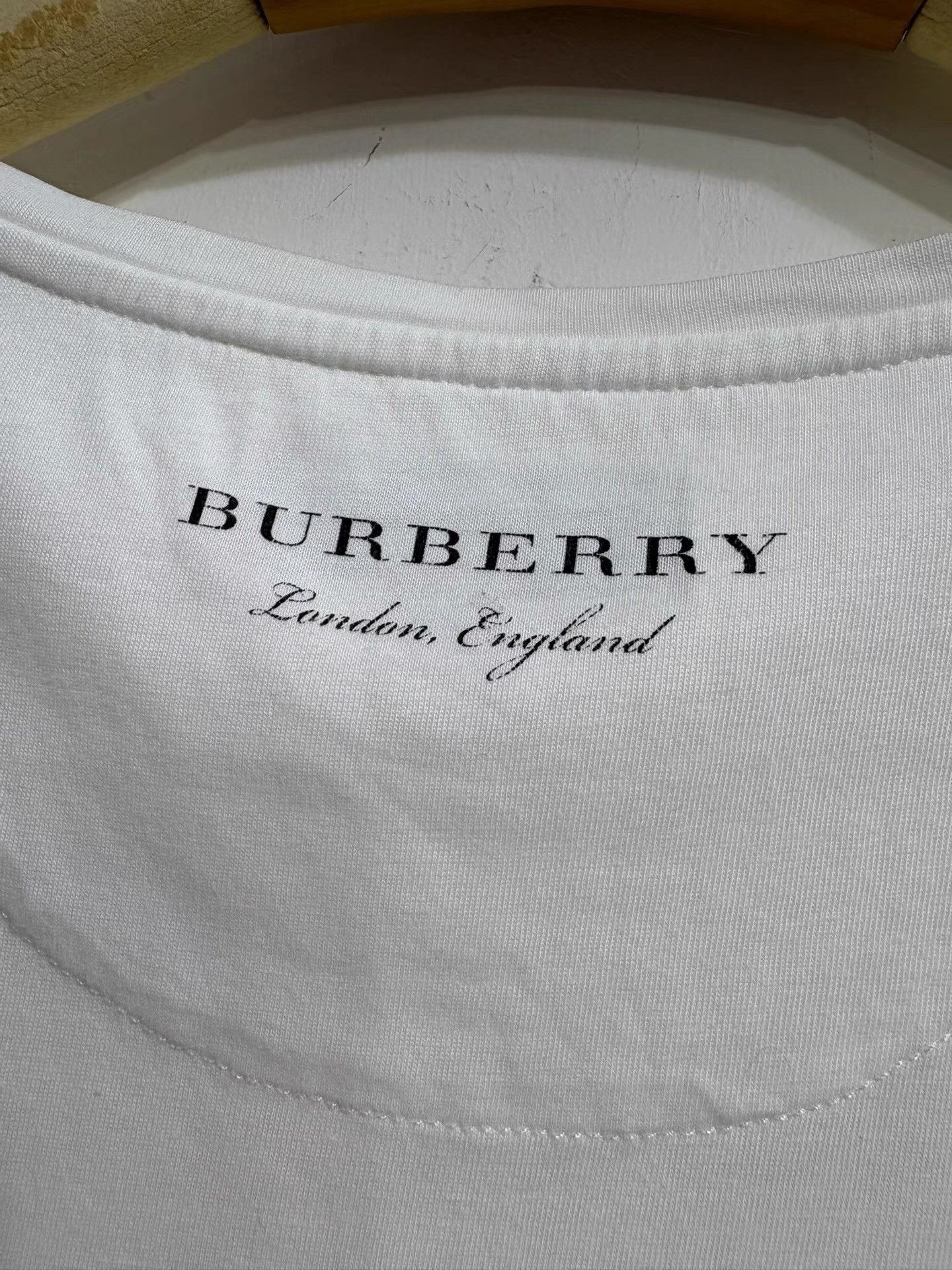 Burberry Burberry Men's White Short Sleeve T-shirt K29 Size US L / EU 52-54 / 3 - 4 Thumbnail