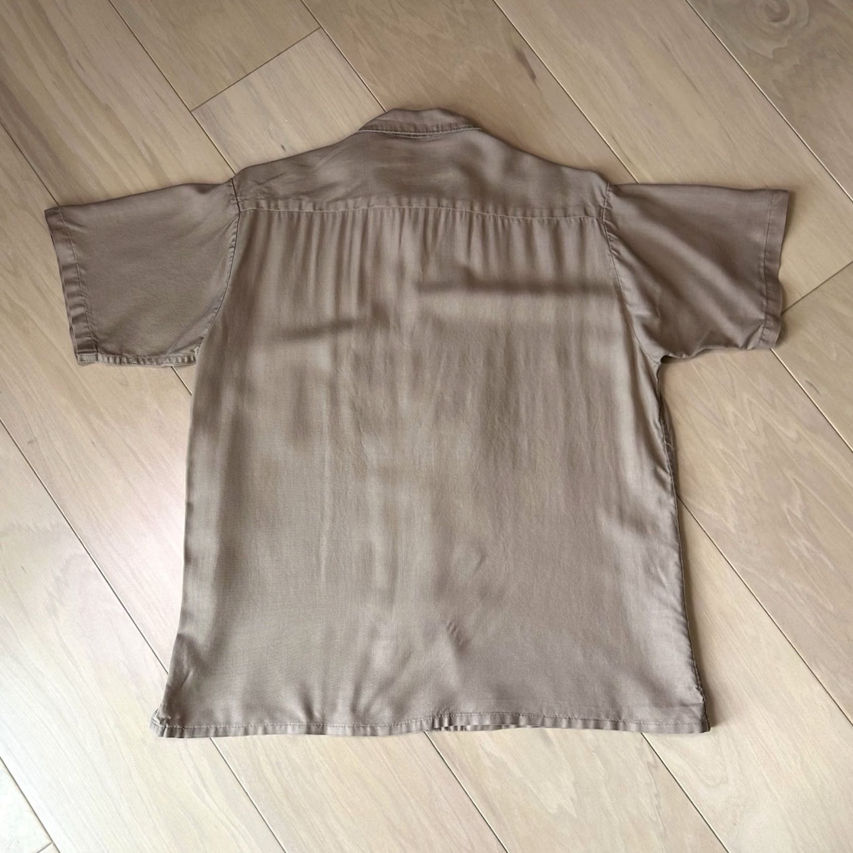 Vintage VINTAGE Mac Alpine Camp Shirt Short Sleeve Men’s 15/15-1/2 Beige Twill Button-Up Pockets Easy Care Casual Workwear Party/Cocktail Mens Size US M / EU 48-50 / 2 - 3 Thumbnail