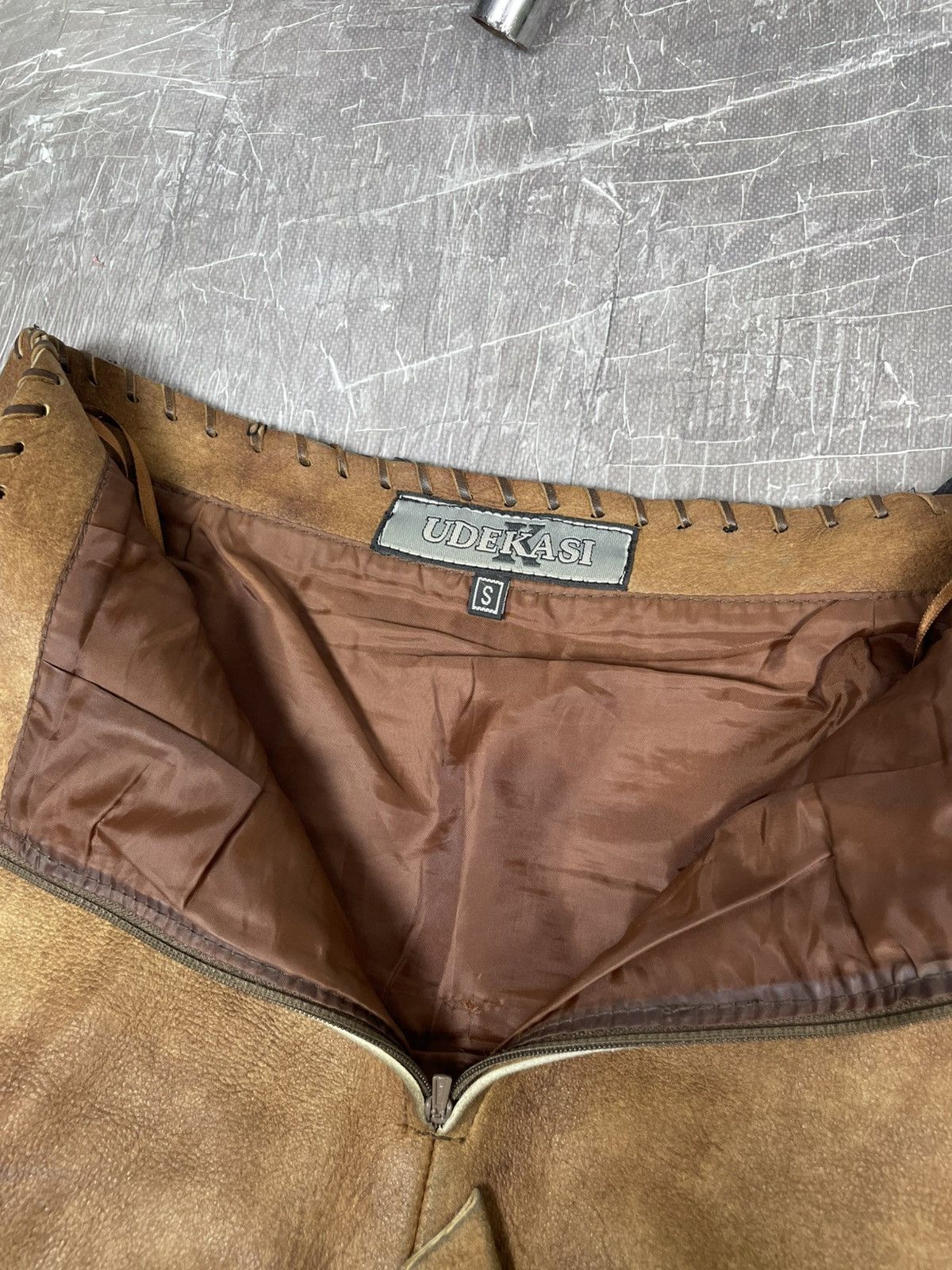 If Six Was Nine × Le Grande Bleu (L.G.B.) Primitive Post-Apocalyptic Fashion Vintage Leather Skirt Size 26" / US 2 / IT 38 - 14 Thumbnail