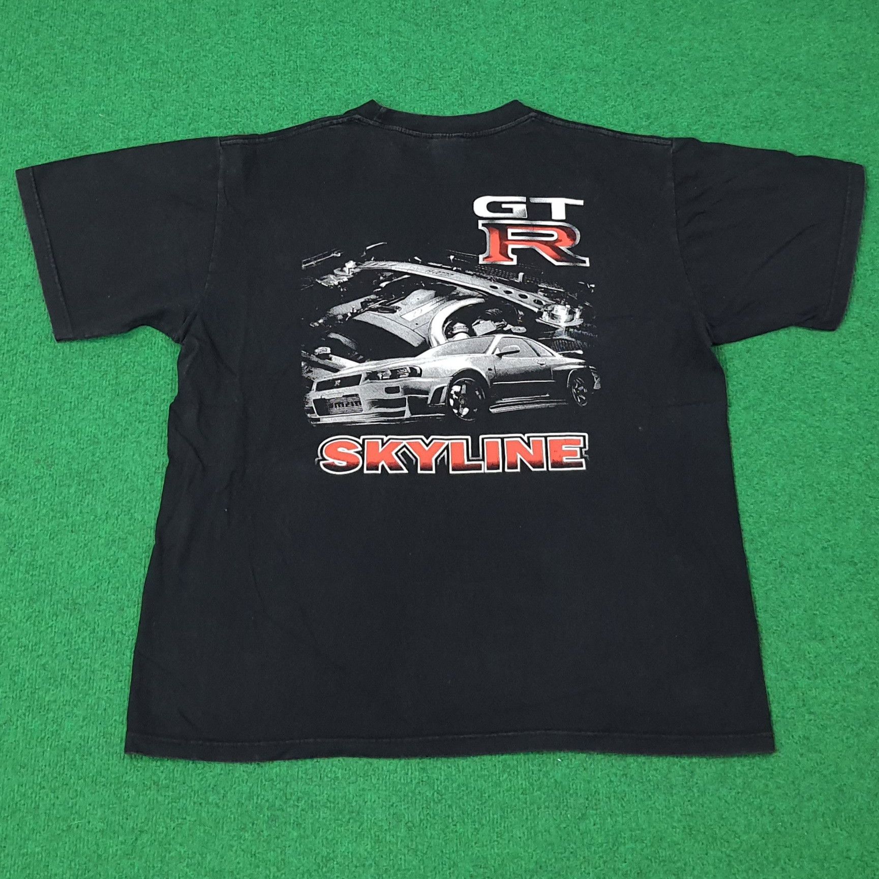 Vintage Vintage Nissan GTR Skyline Motorsports Tshirt C267N13 Size US XL / EU 56 / 4 - 1 Thumbnail