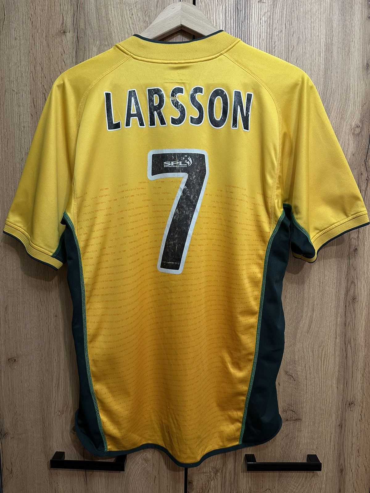 Vintage #7 LARSSON Celtic Umbro Tee Scottish Premier League 2001/02 Size US M / EU 48-50 / 2 - 2 Thumbnail