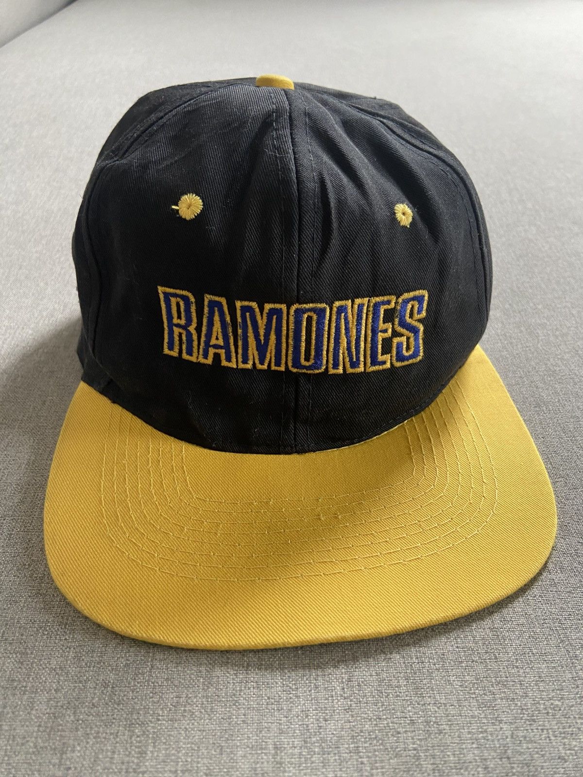 Band Tees × Vintage Vintage Ramones Adios Amigos Cap Size ONE SIZE - 1 Thumbnail
