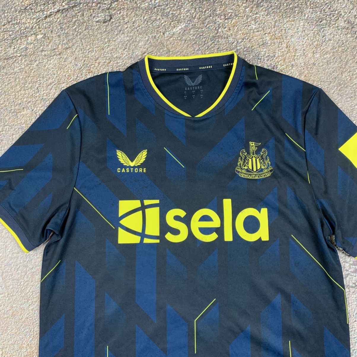 Castore New Castle 2023 2024 Jersey castore Size US L / EU 52-54 / 3 - 2 Thumbnail