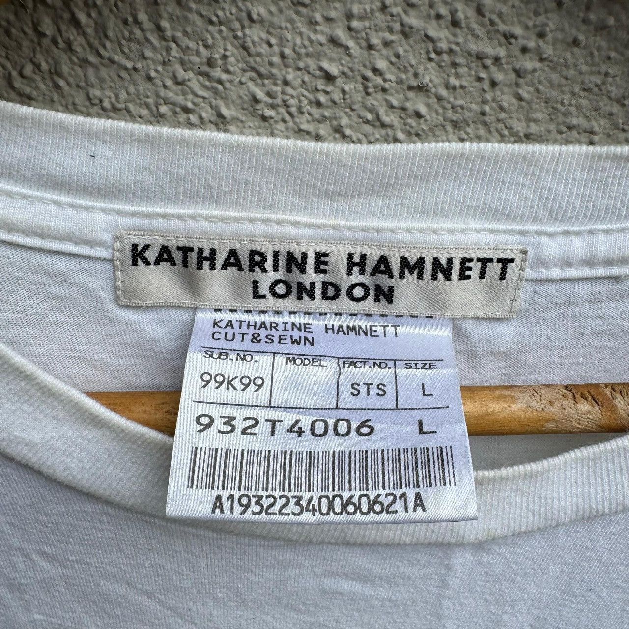 Katharine Hamnett London KATHARINE HAMNETT photo tee by roberta bayley Size US L / EU 52-54 / 3 - 3 Thumbnail