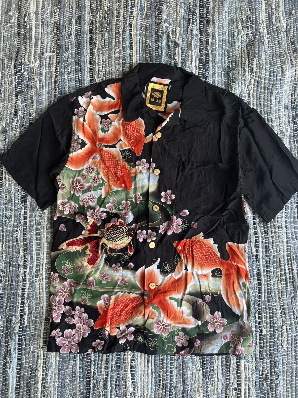 Vintage Karakuri Tamashi Golden Fish Sakura Rayon Crepe Aloha Shirt Size US L / EU 52-54 / 3 - 2 Thumbnail