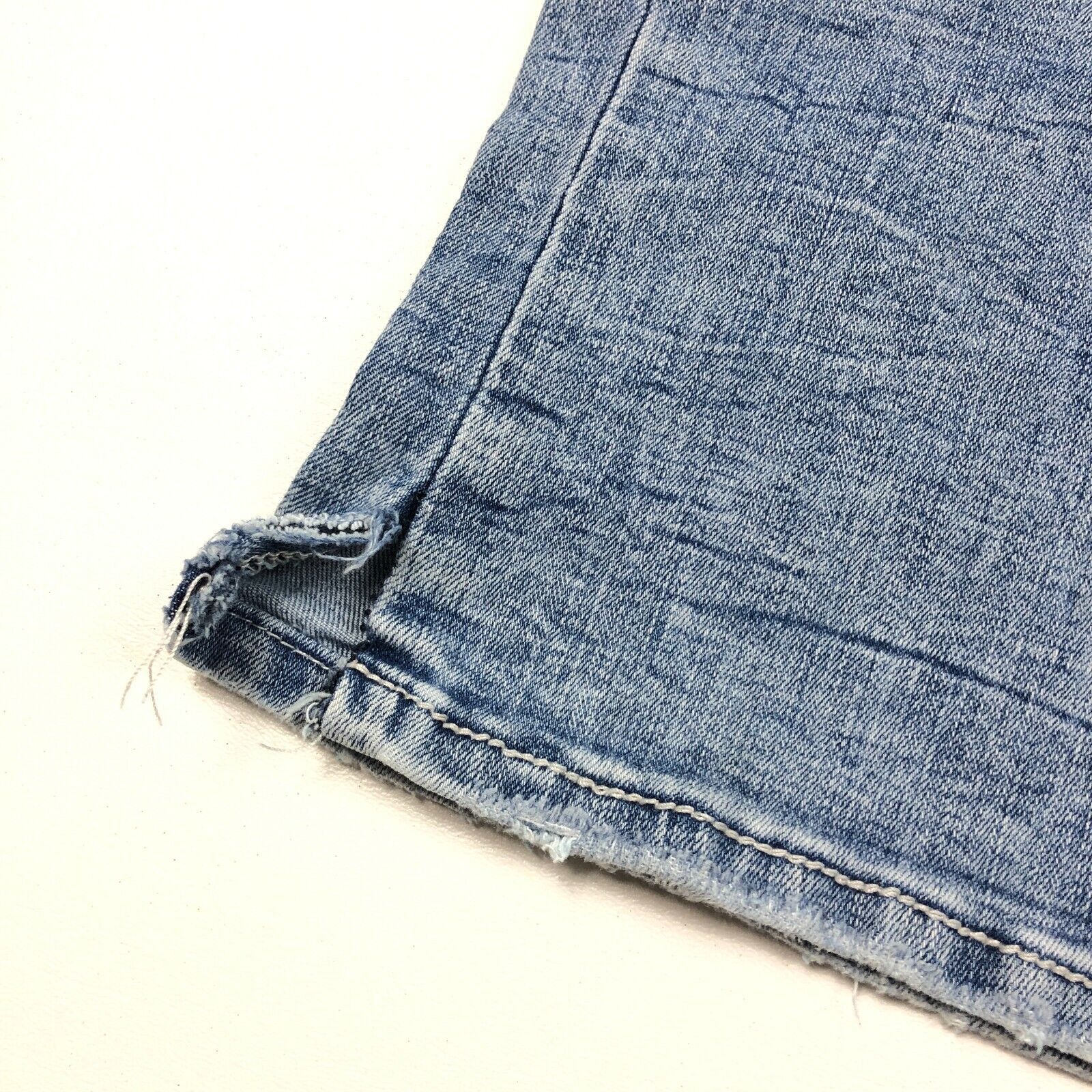 True Religion BKE Aiden Light Wash Denim Jeans Size 31x30 B7 Size US 31 - 3 Thumbnail