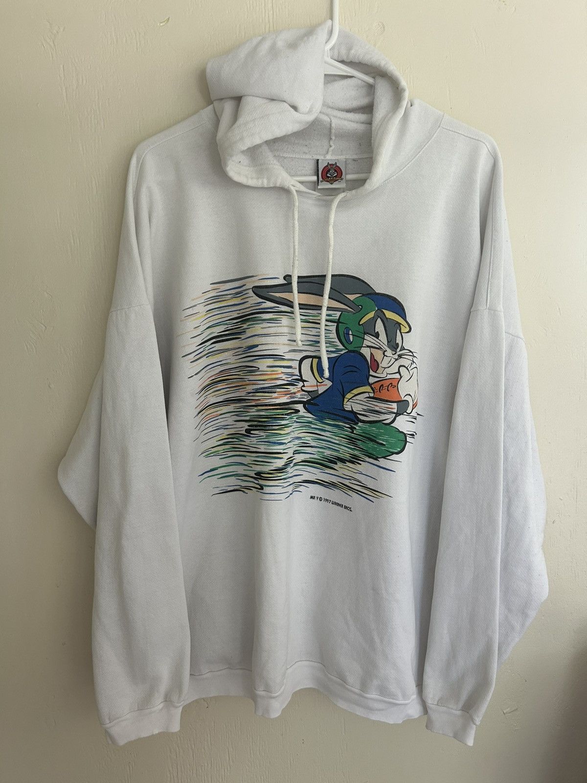 Vintage 1997 Looney Tunes Bugs Bunny Running Football Graphic Hoodie Size US L / EU 52-54 / 3 - 1 Thumbnail