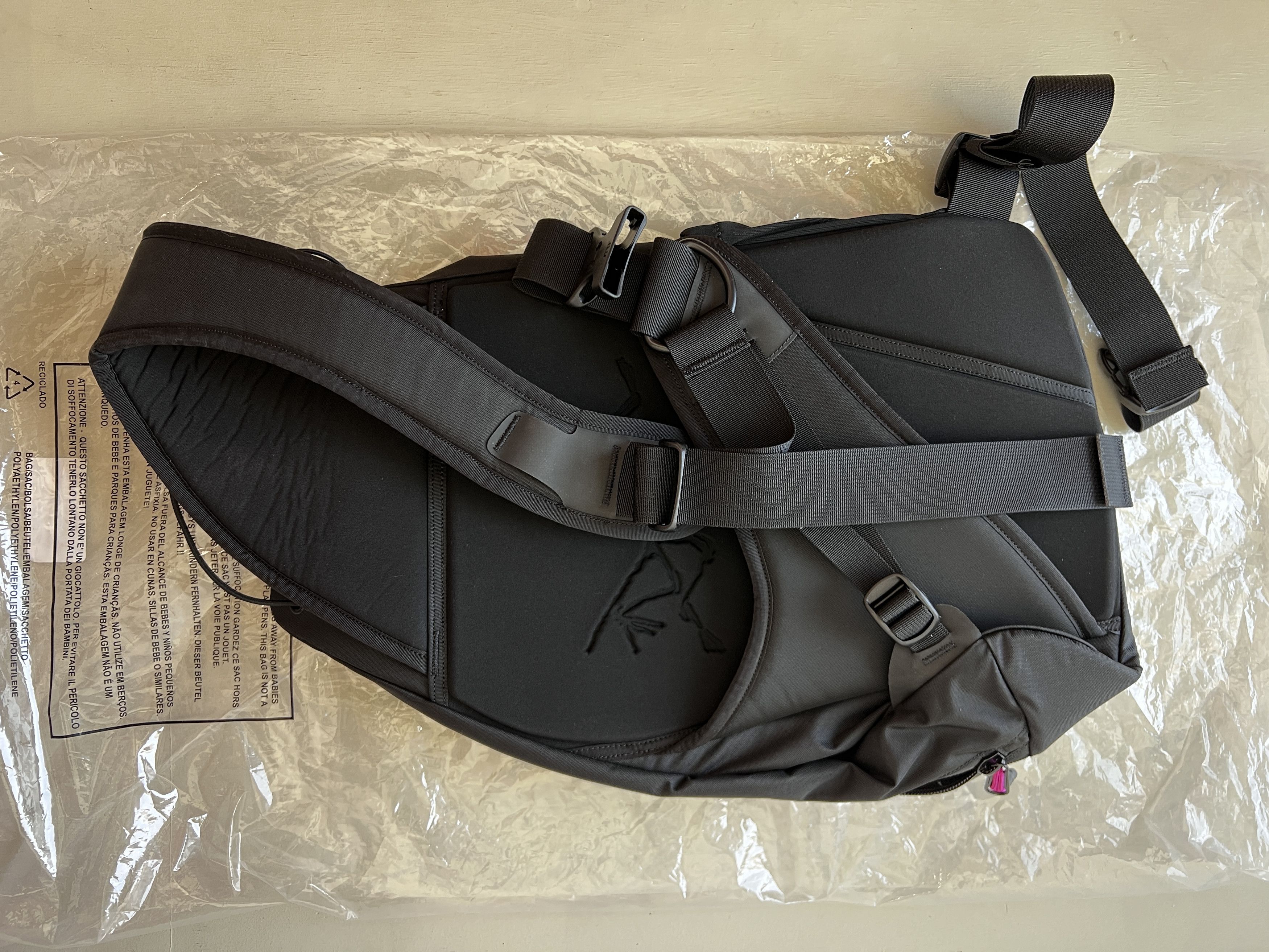 Arc'Teryx Arc'Teryx System A Quiver Crossbody bag Grailed