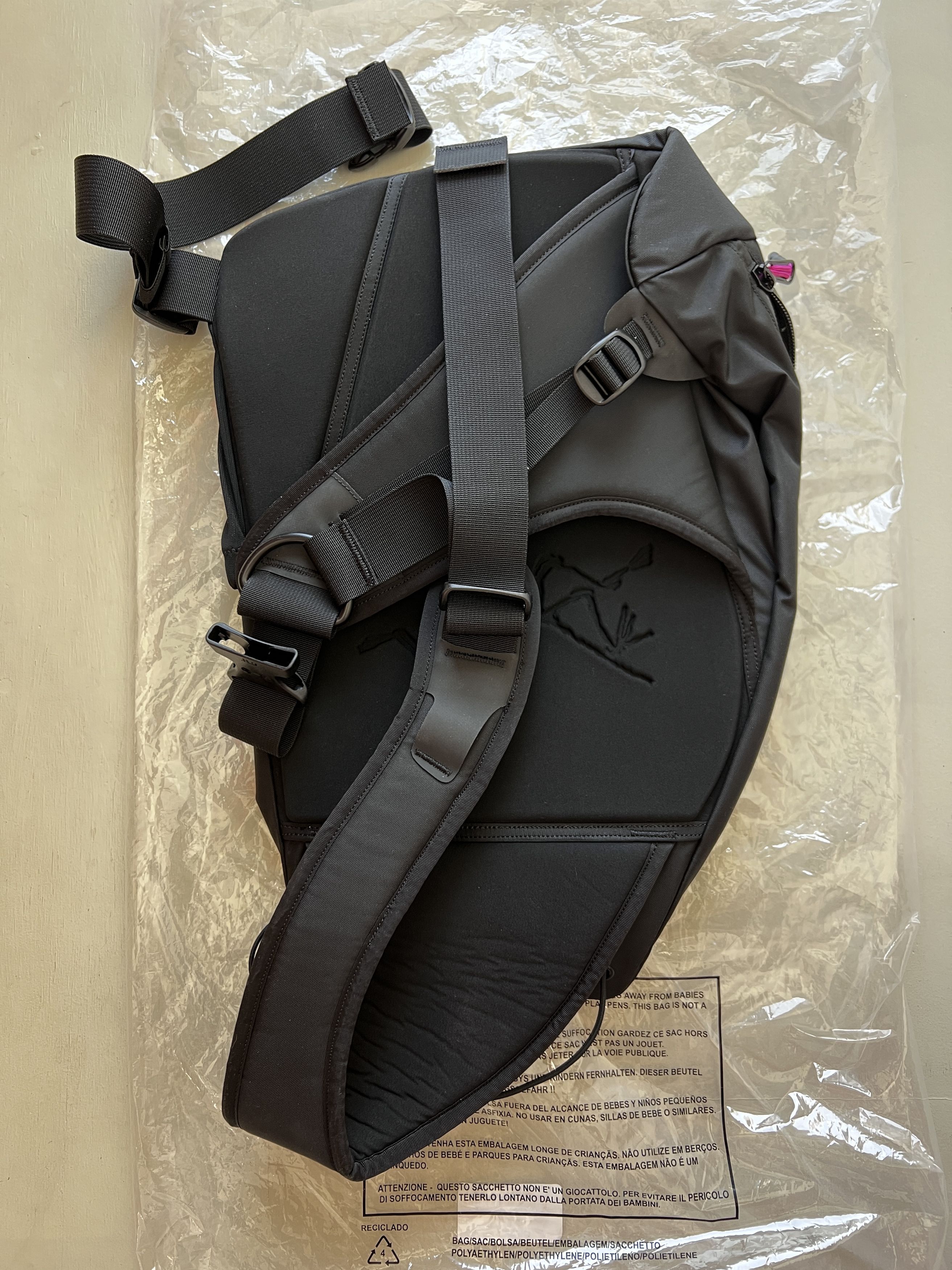 バッグ Arc'teryx System A Quiver Crossbody Bag Arc'teryx Arc'Teryx System A - Quiver Crossbody bag | Grailed