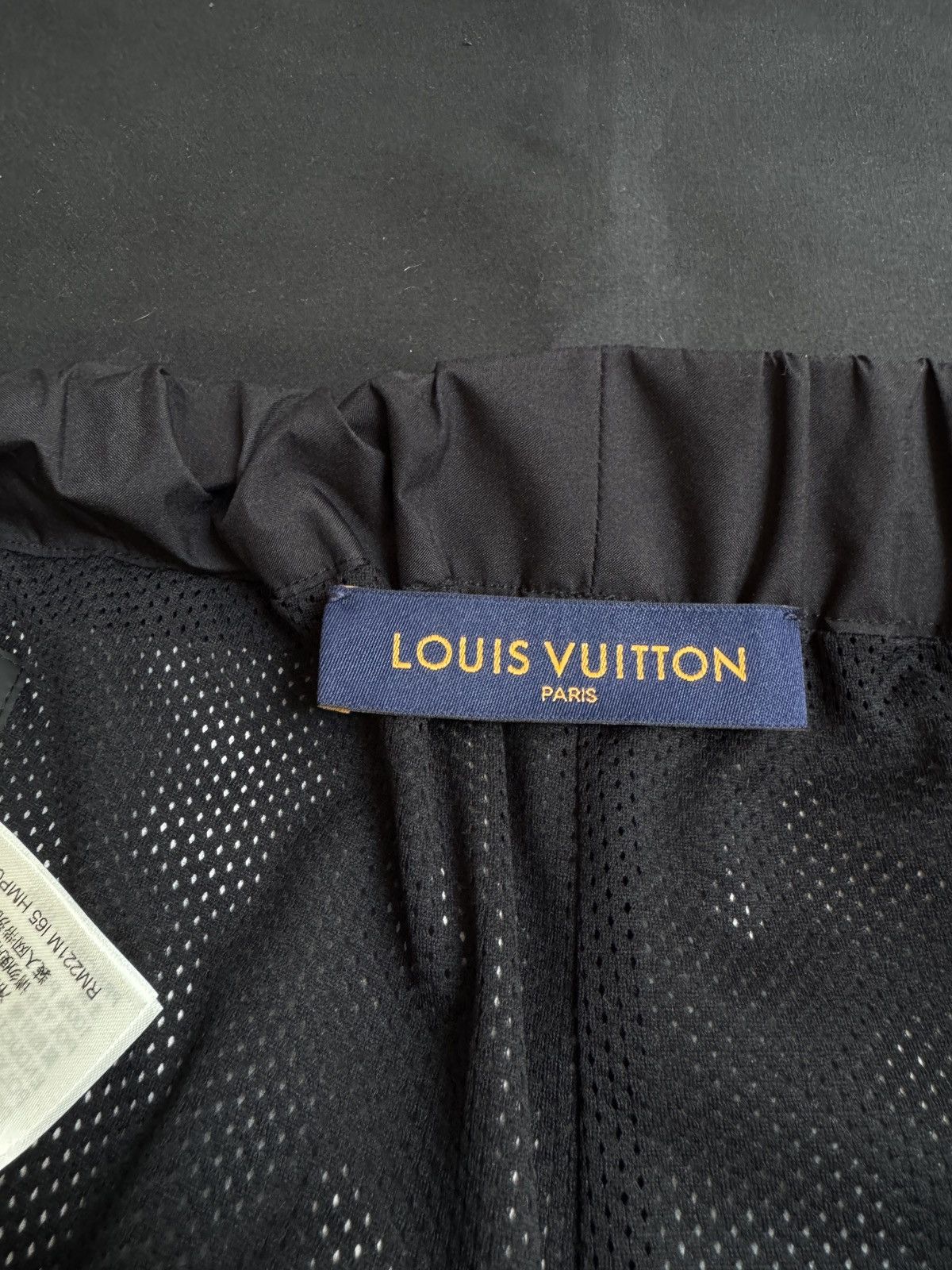 Louis Vuitton Louis Vuitton 2054 Heat Reactive Monogram Logo Track Pants Size US 44 / EU 60 - 8 Thumbnail