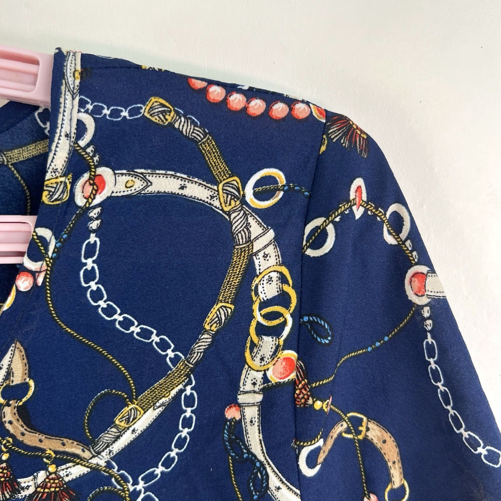 Vintage VINTAGE White Blouse Shirt Women M Blue Geometric Equestrian Pattern Pockets Dressy Casual Workwear Size M / US 6-8 / IT 42-44 - 2 Thumbnail