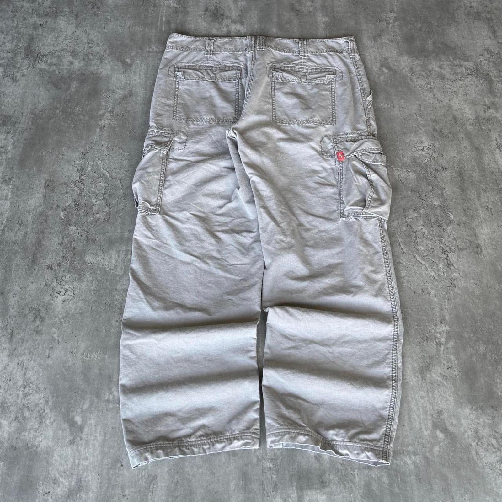 Carhartt × Eastern Mountain Sports × Vintage Vintage Y2K Eastern Mountain Sports Baggy Grey Cargo Pants Size US 38 / EU 54 - 2 Thumbnail