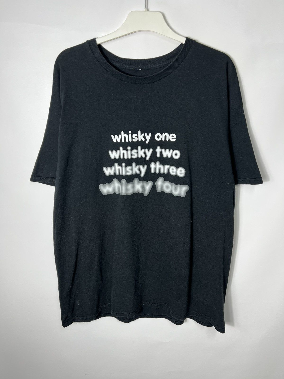 Vintage Vintage streetwear Humor Funny One Whisky Two Whisky Y2k Tee Size US XL / EU 56 / 4 - 1 Thumbnail