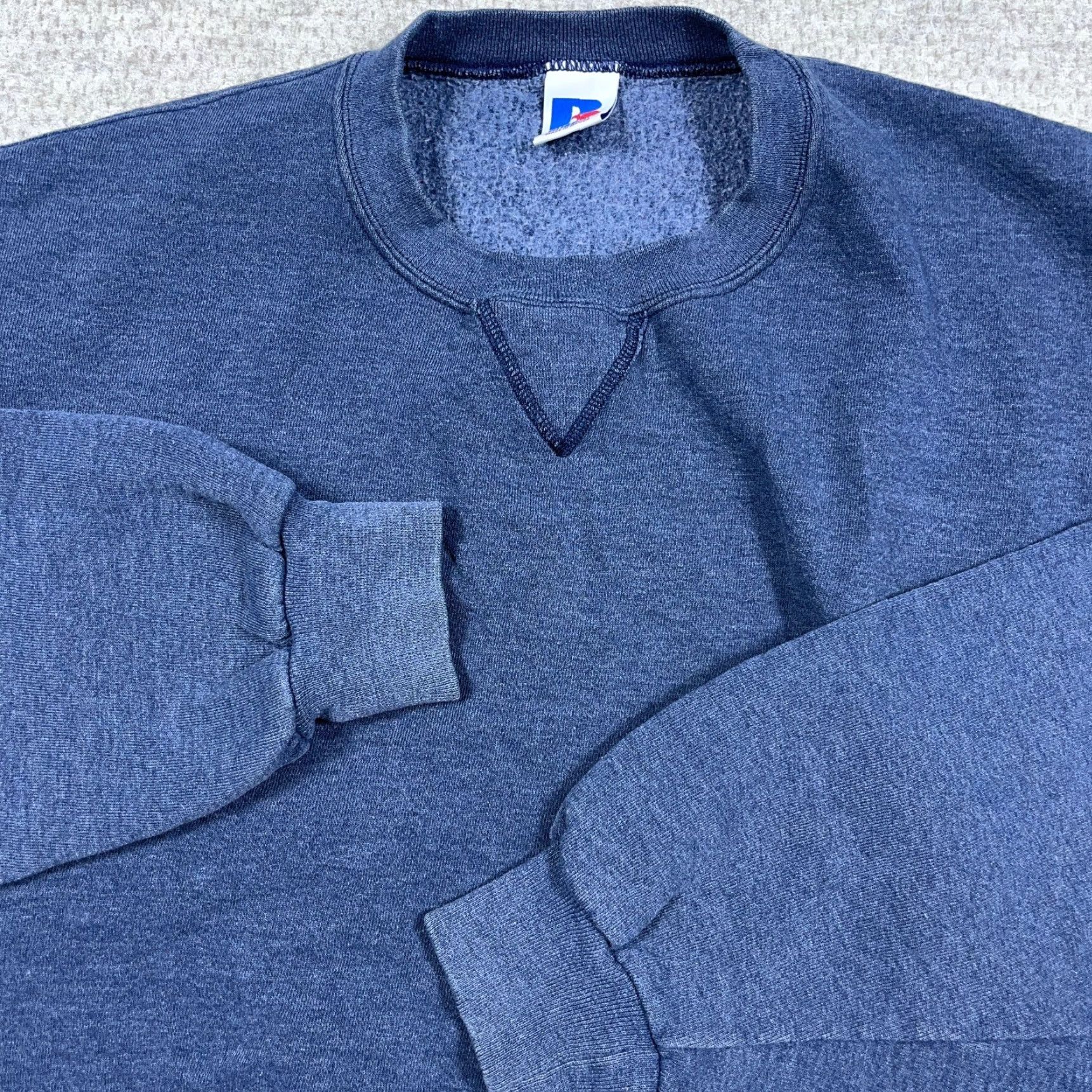 Russell Athletic VINTAGE Russell Sweatshirt Men XL Blue Crewneck Pullover Heavyweight 90s Hipster Retro Customary? Size US XL / EU 56 / 4 - 2 Thumbnail