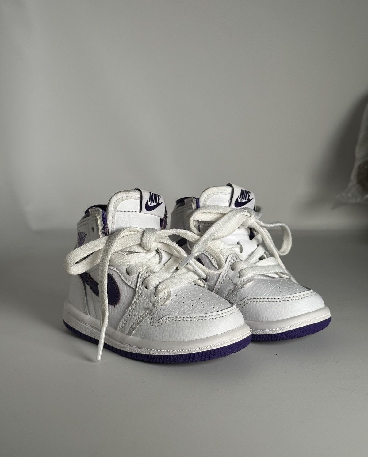 Nike Nike Air Jordan 1 Retro High OG TD 'Court Purple kids 5 size Size US 5 / EU 37 - 2 Thumbnail