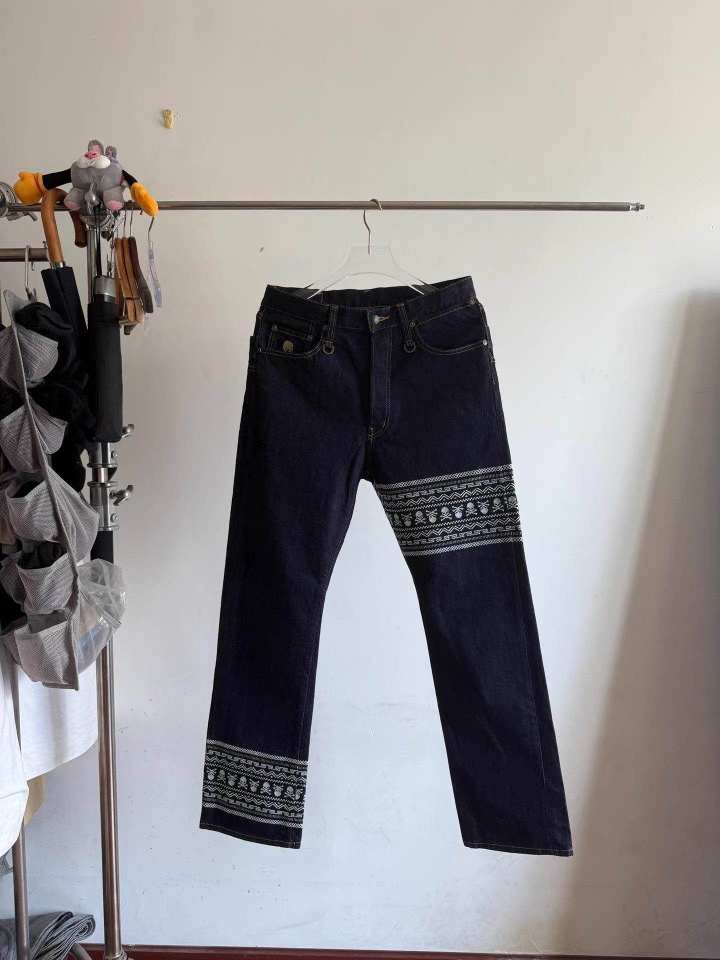 Mastermind Japan Mastermind Japan Gold Thread Jeans Q17 Size US 32 / EU 48 - 1 Thumbnail
