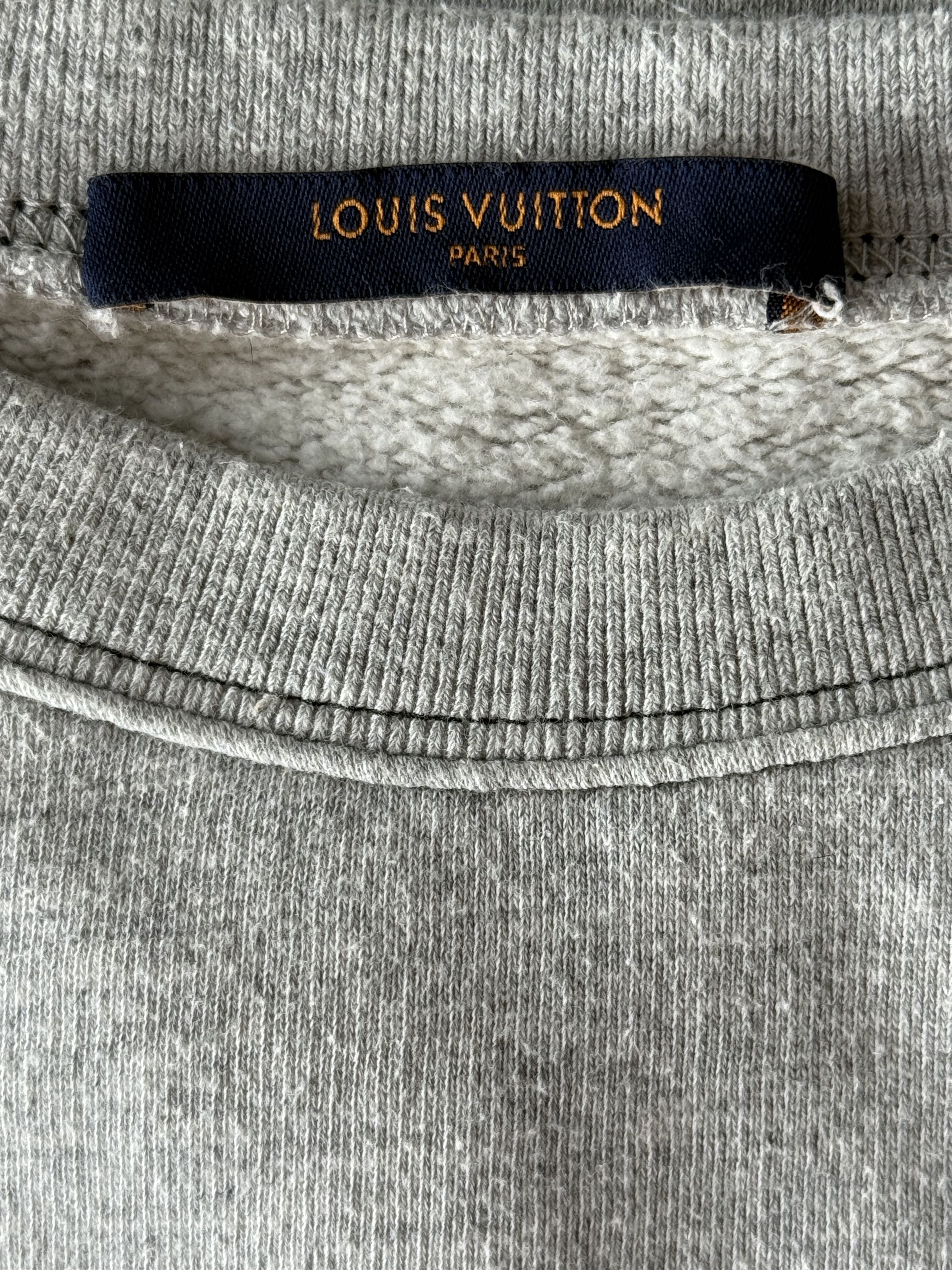 Louis Vuitton Louis Vuitton Grey Peace & Love Logo Embroidered Sweater Size US S / EU 44-46 / 1 - 3 Thumbnail