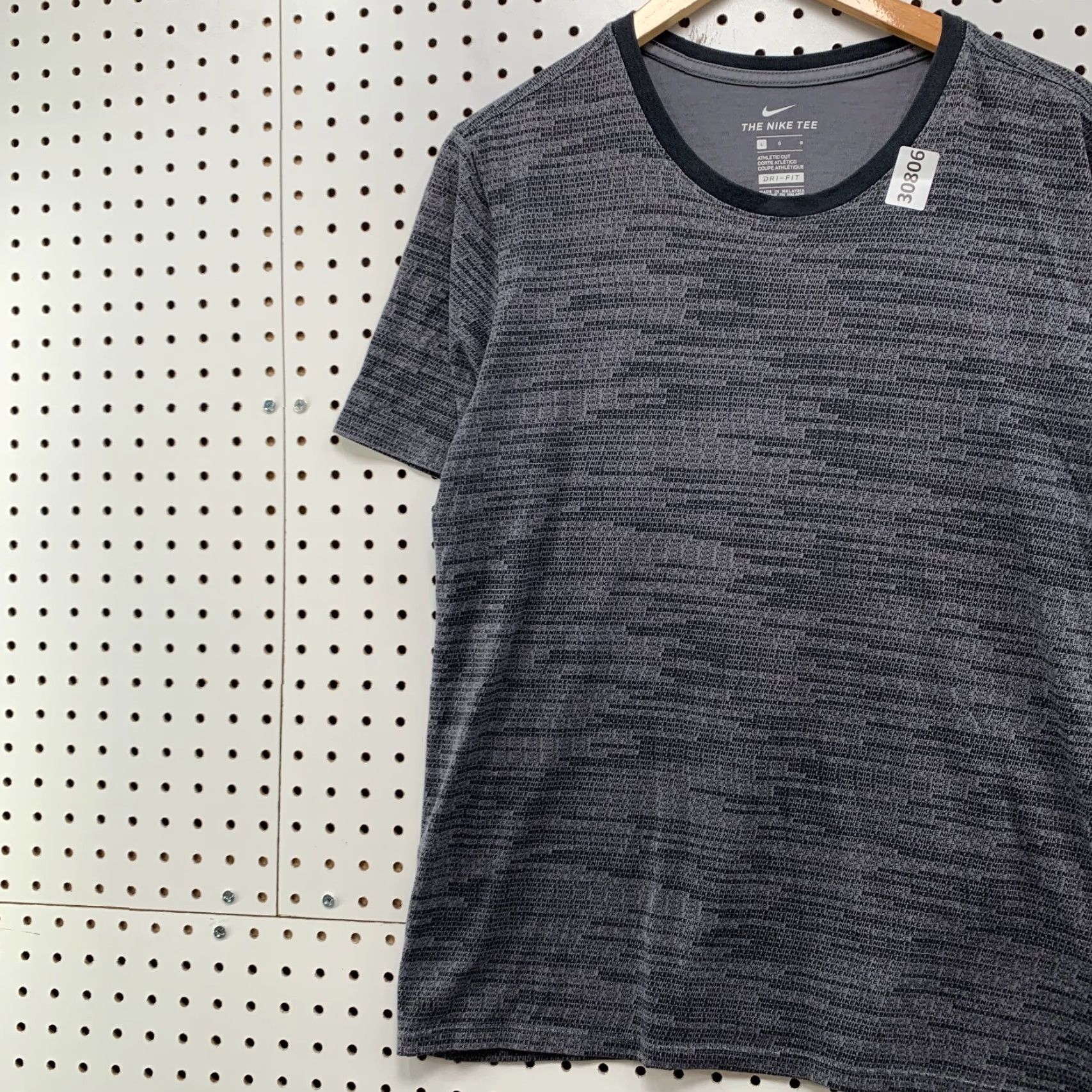 Nike Nike Dri-Fit Active Shirt Men L Gray 20X26.5 Black AOP Spellout Athletic Shirt Mens Size US L / EU 52-54 / 3 - 3 Thumbnail