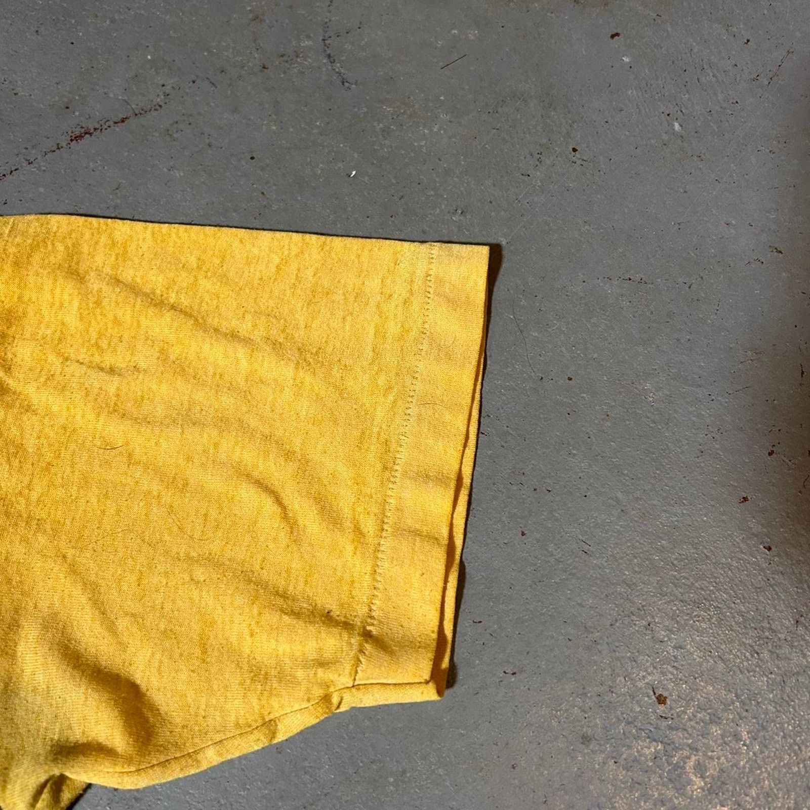 Jerzees 90s single stich yellow tee Size US L / EU 52-54 / 3 - 4 Thumbnail