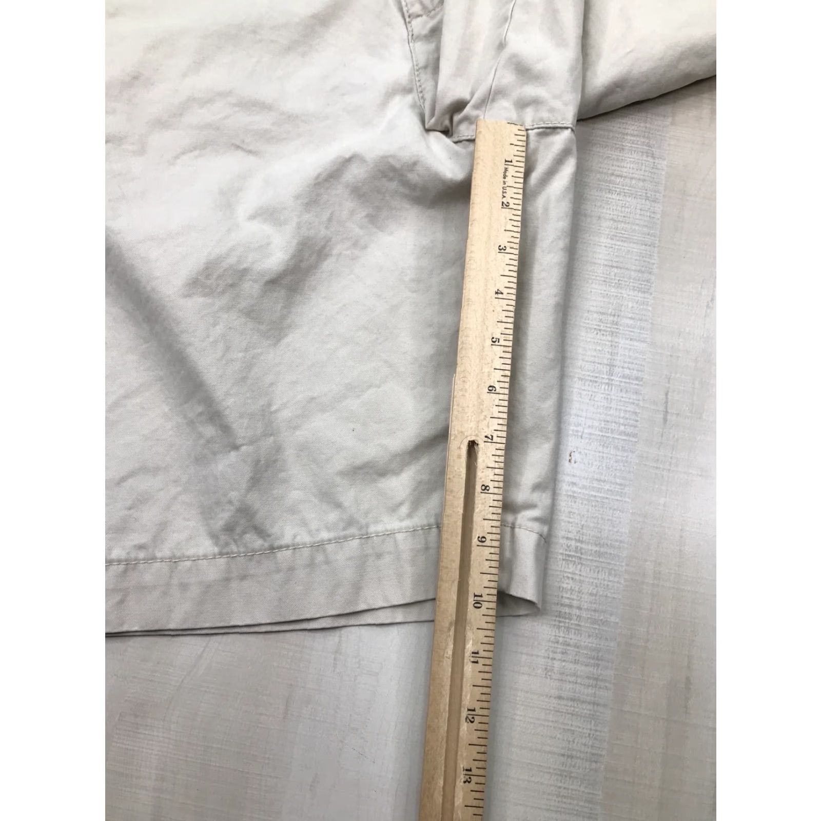 Tommy Hilfiger Tommy Hilfiger Khaki Bermuda Knee Length Shorts Mens 40 Beige Solid Chino Casual Size US 40 / EU 56 - 5 Thumbnail
