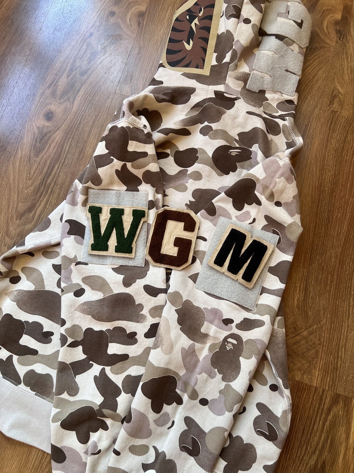 Bape Rare Bape Gradation Camo Shark Zip Up Hoodie Size US L / EU 52-54 / 3 - 10 Thumbnail