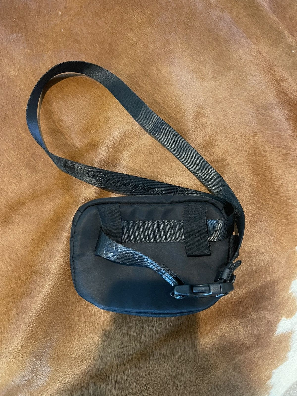 Champion Champion Embroidered Logo Crossbody Black Nylon NWOT Size ONE SIZE - 2 Thumbnail