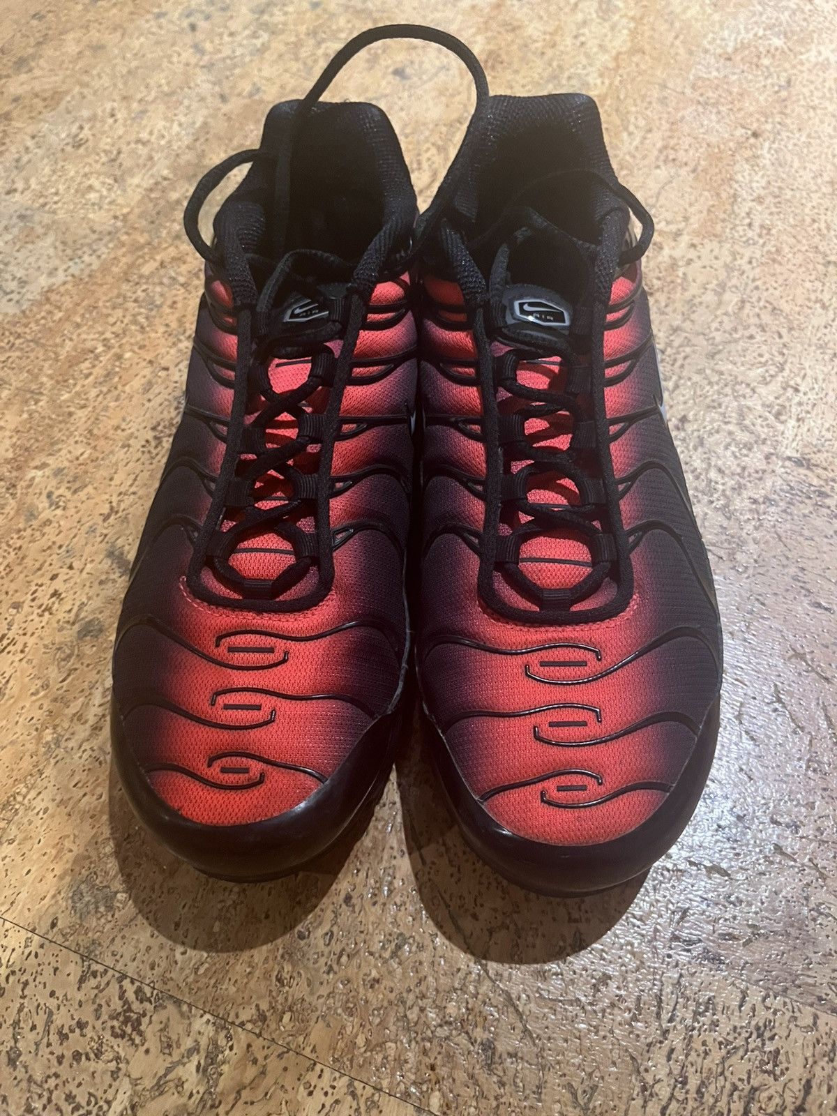 Nike Air Max Plus “Black Crimson” Size US 7 / EU 40 - 3 Thumbnail